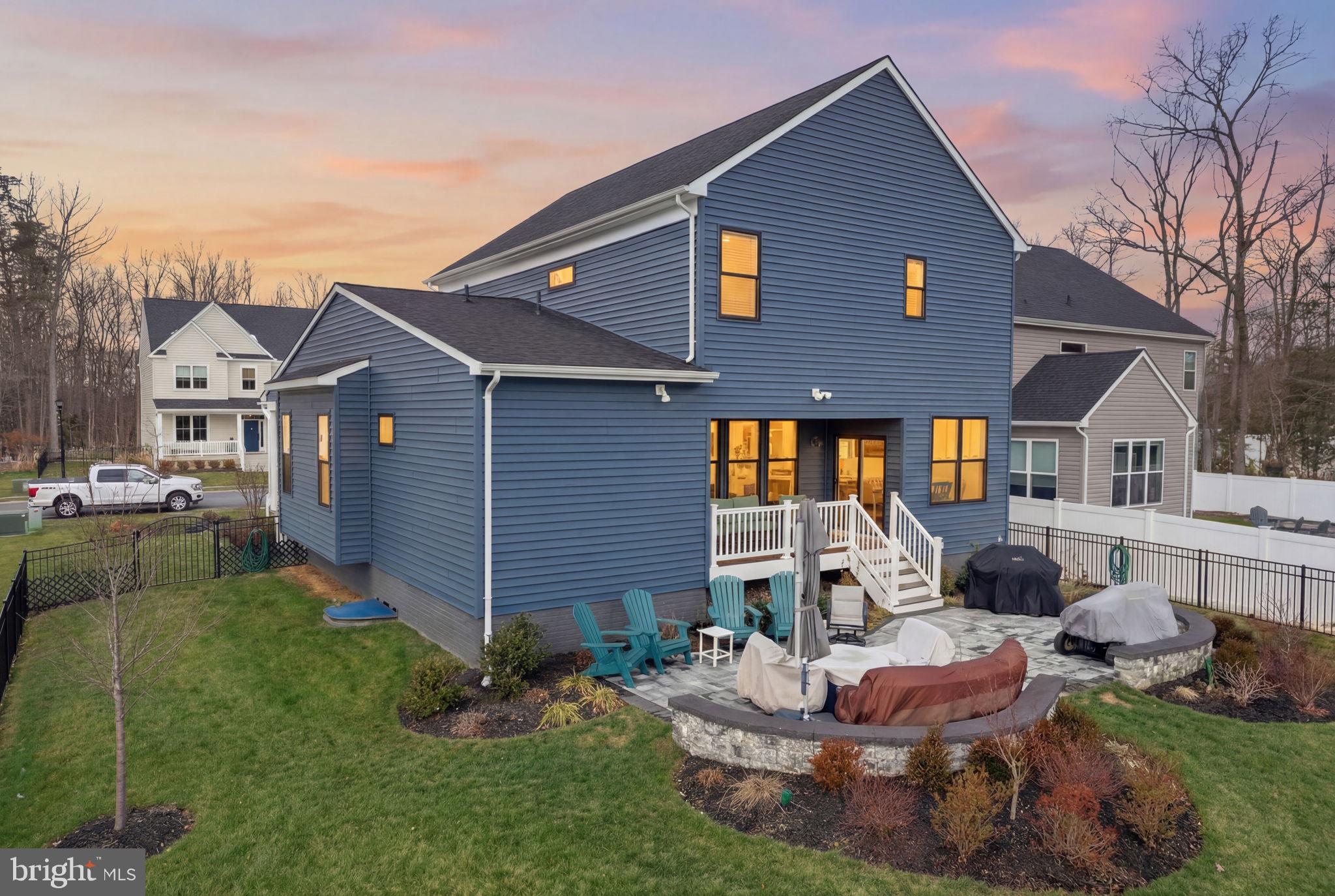 TRITON COMMONS - Residential