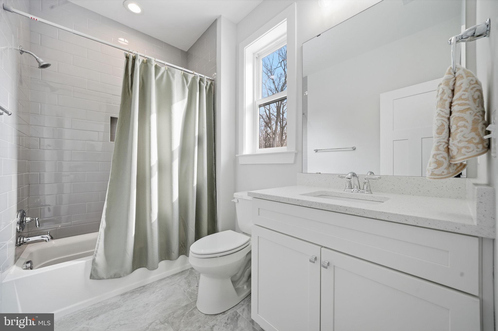 TRITON COMMONS - Residential