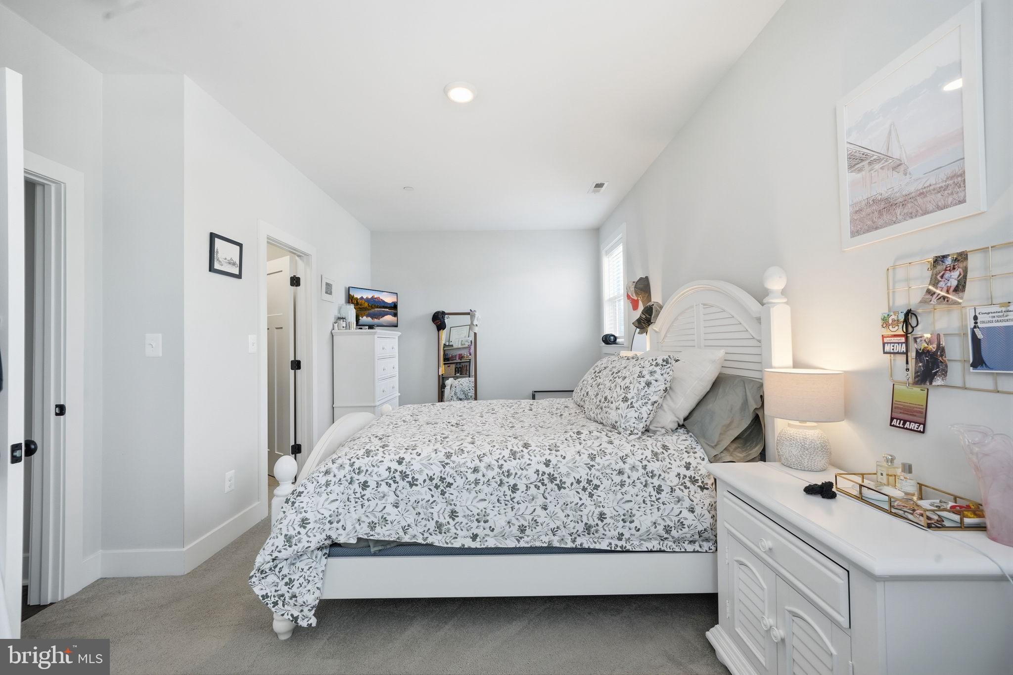 TRITON COMMONS - Residential