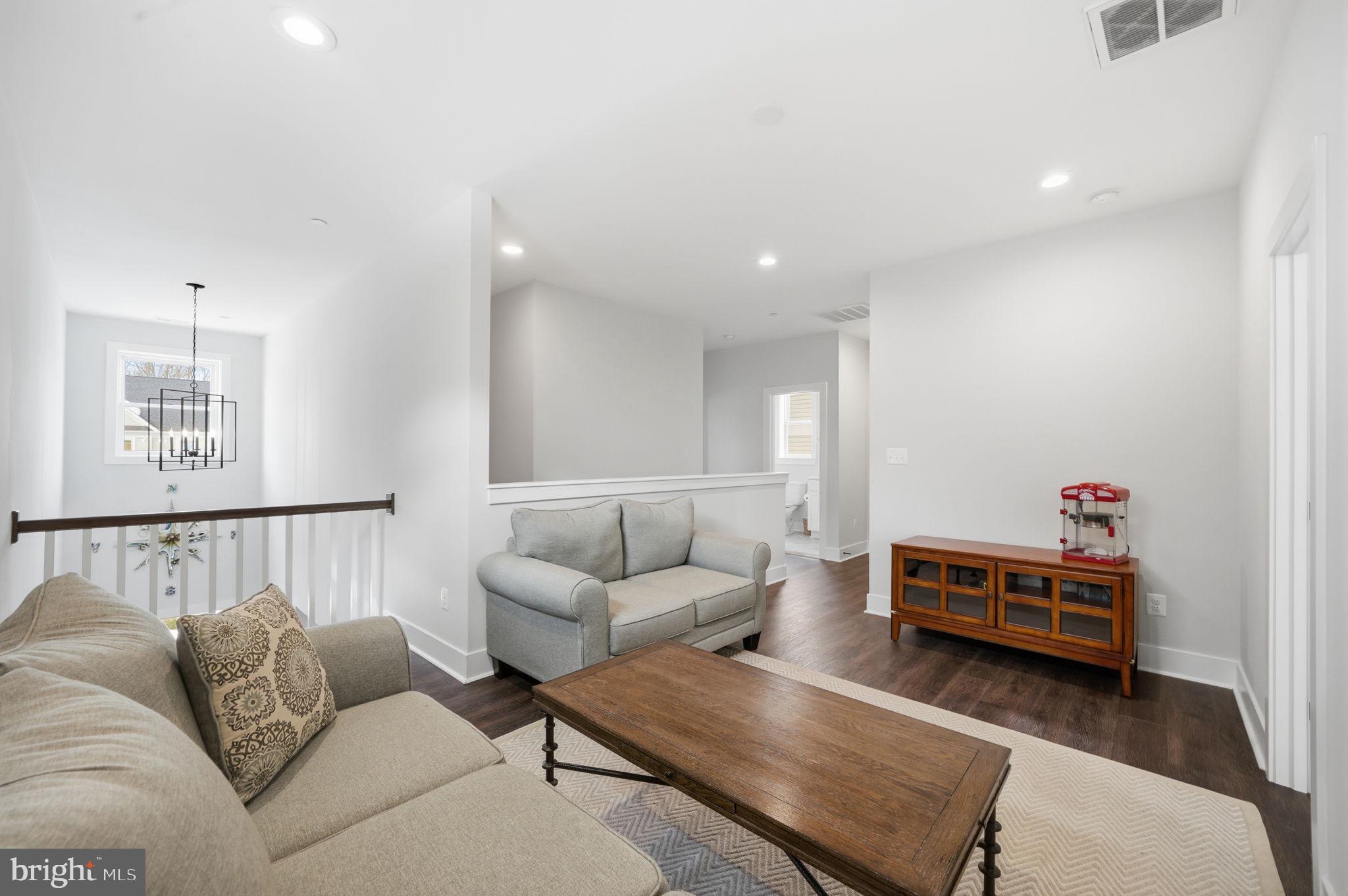 TRITON COMMONS - Residential