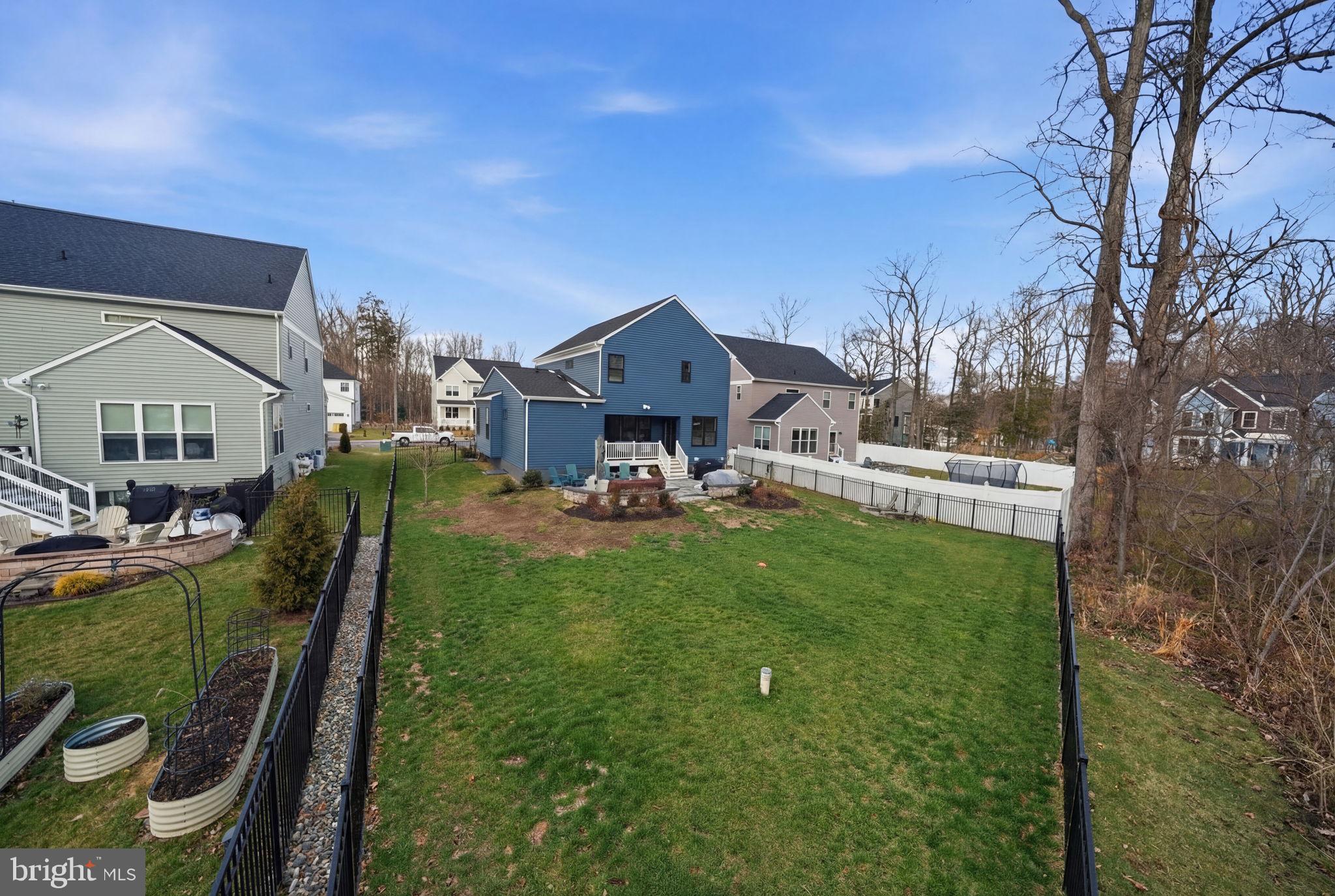 TRITON COMMONS - Residential