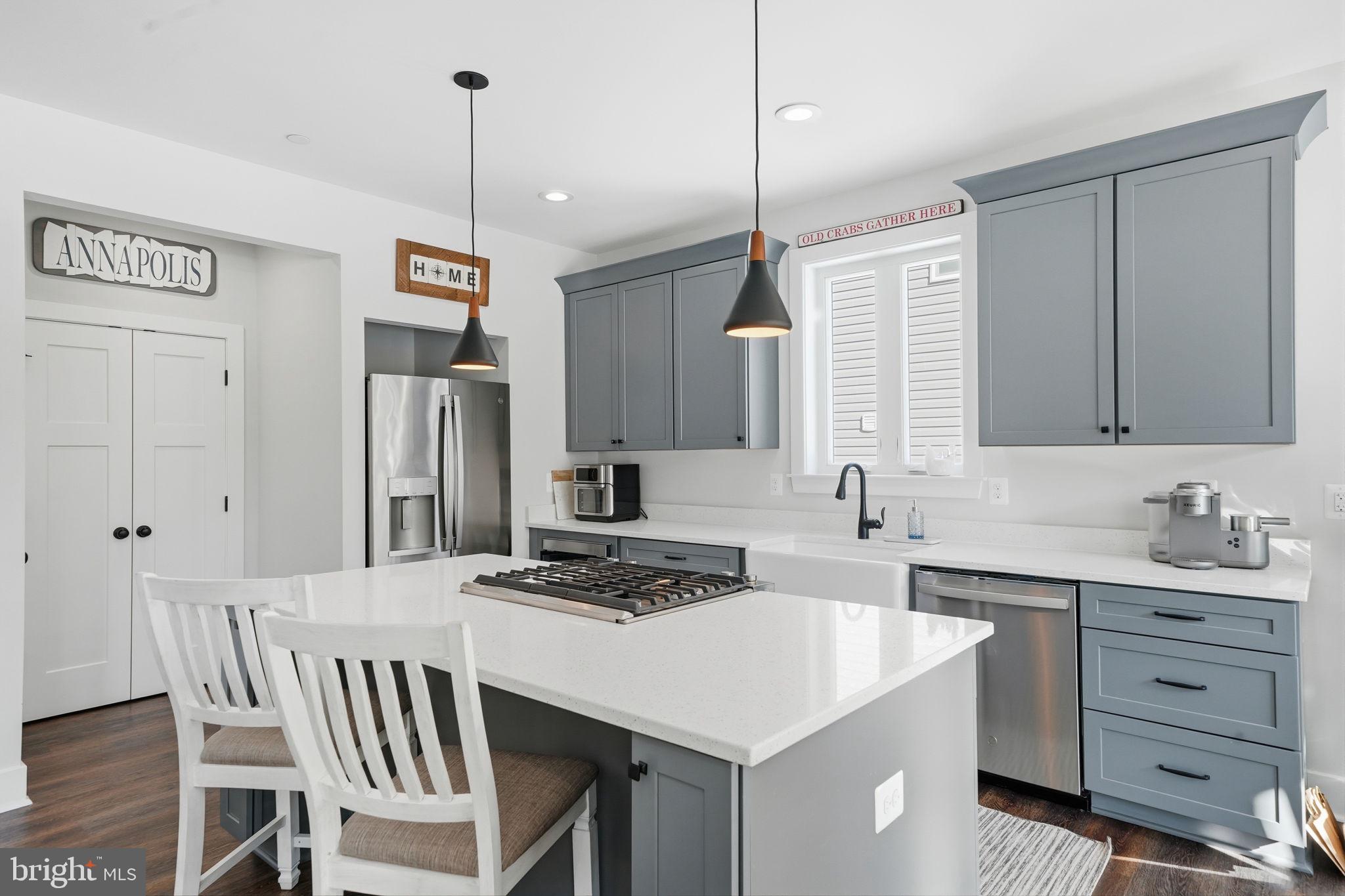 TRITON COMMONS - Residential