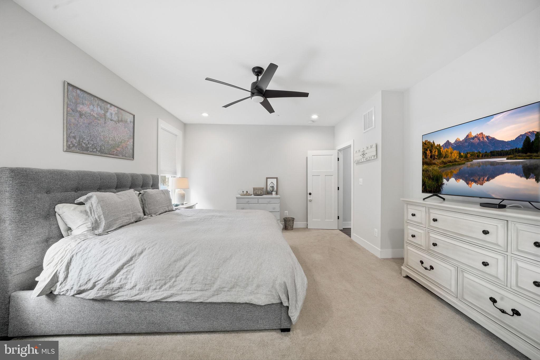 TRITON COMMONS - Residential