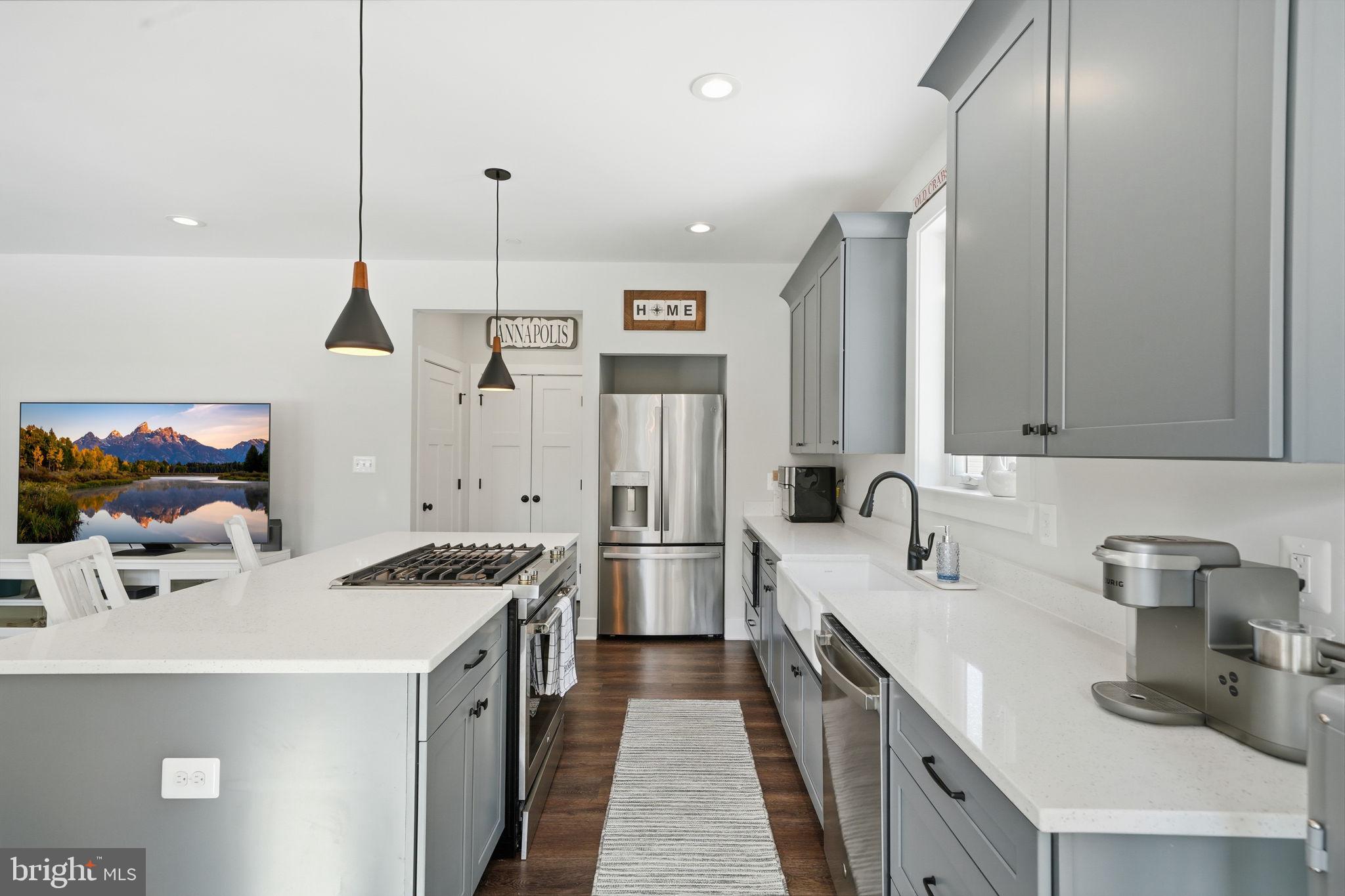 TRITON COMMONS - Residential