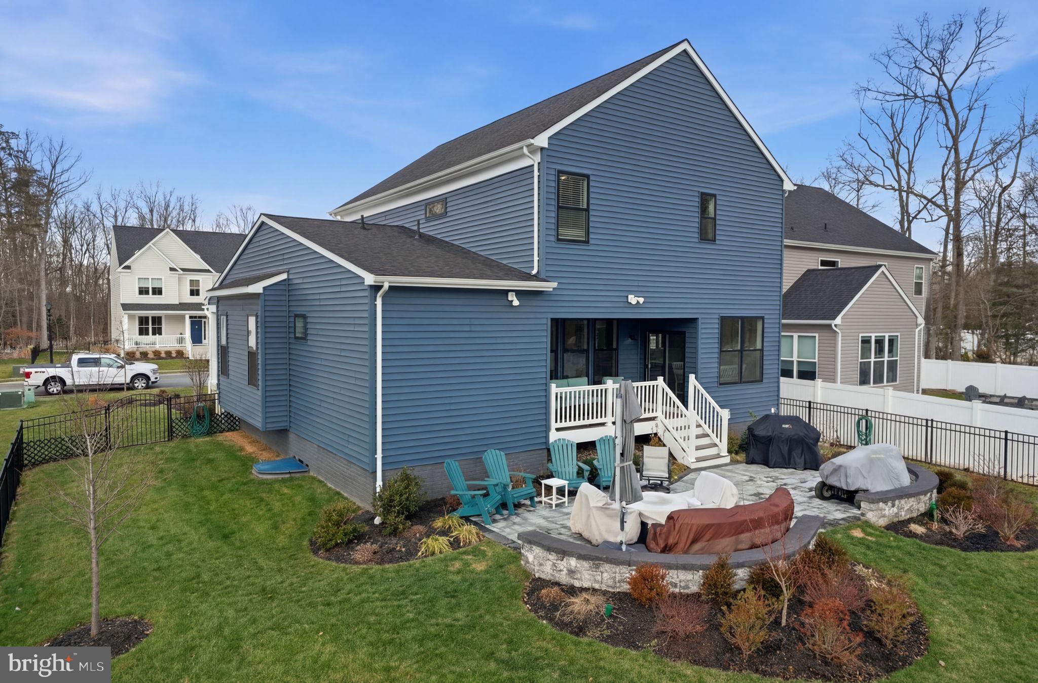 TRITON COMMONS - Residential