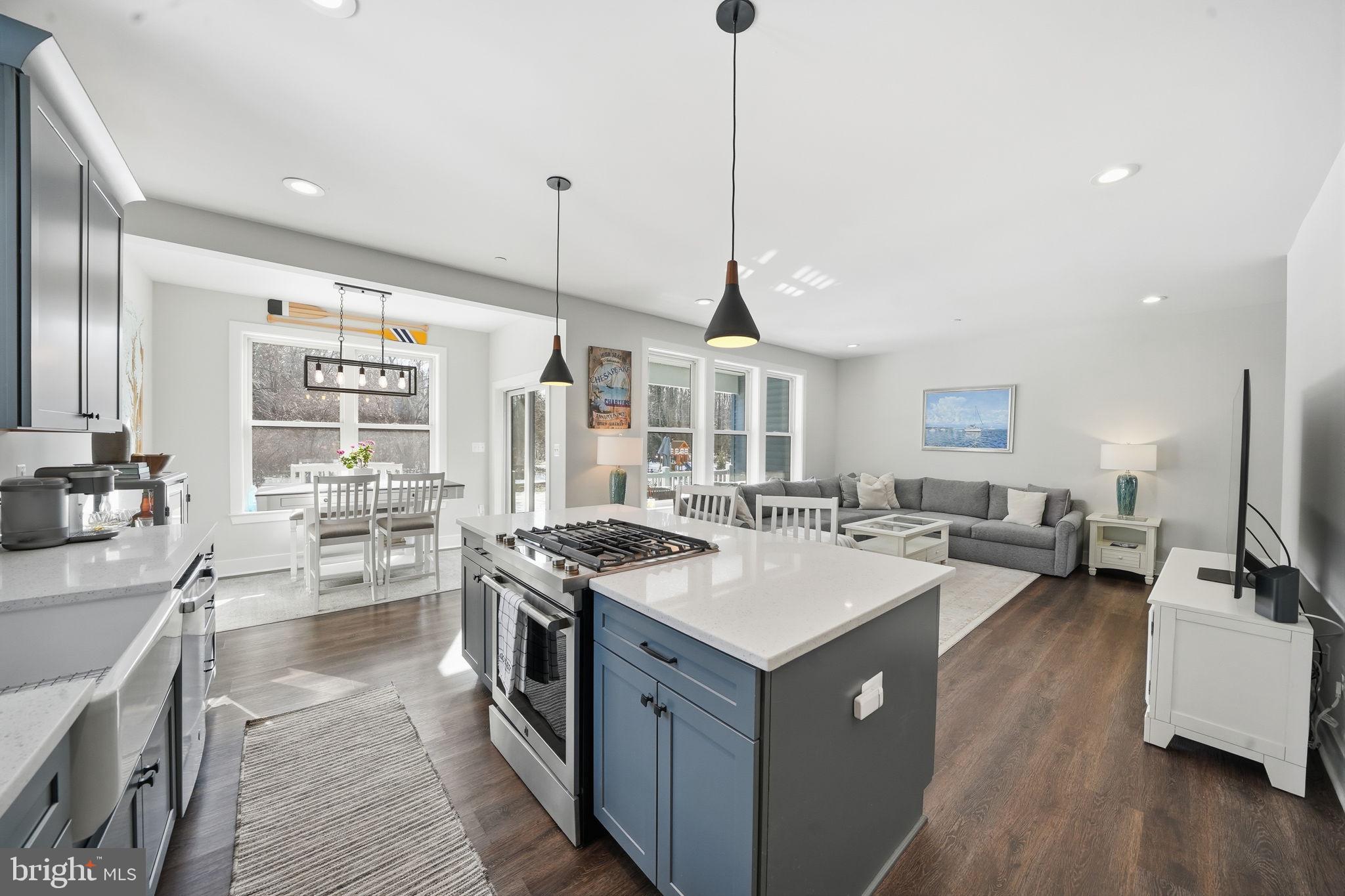 TRITON COMMONS - Residential