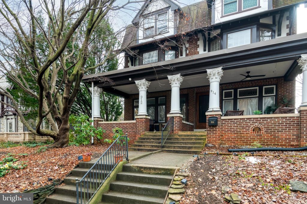 Photo of 912 Buchanan Avenue, Lancaster, PA 17603 (MLS # PALA2045918)