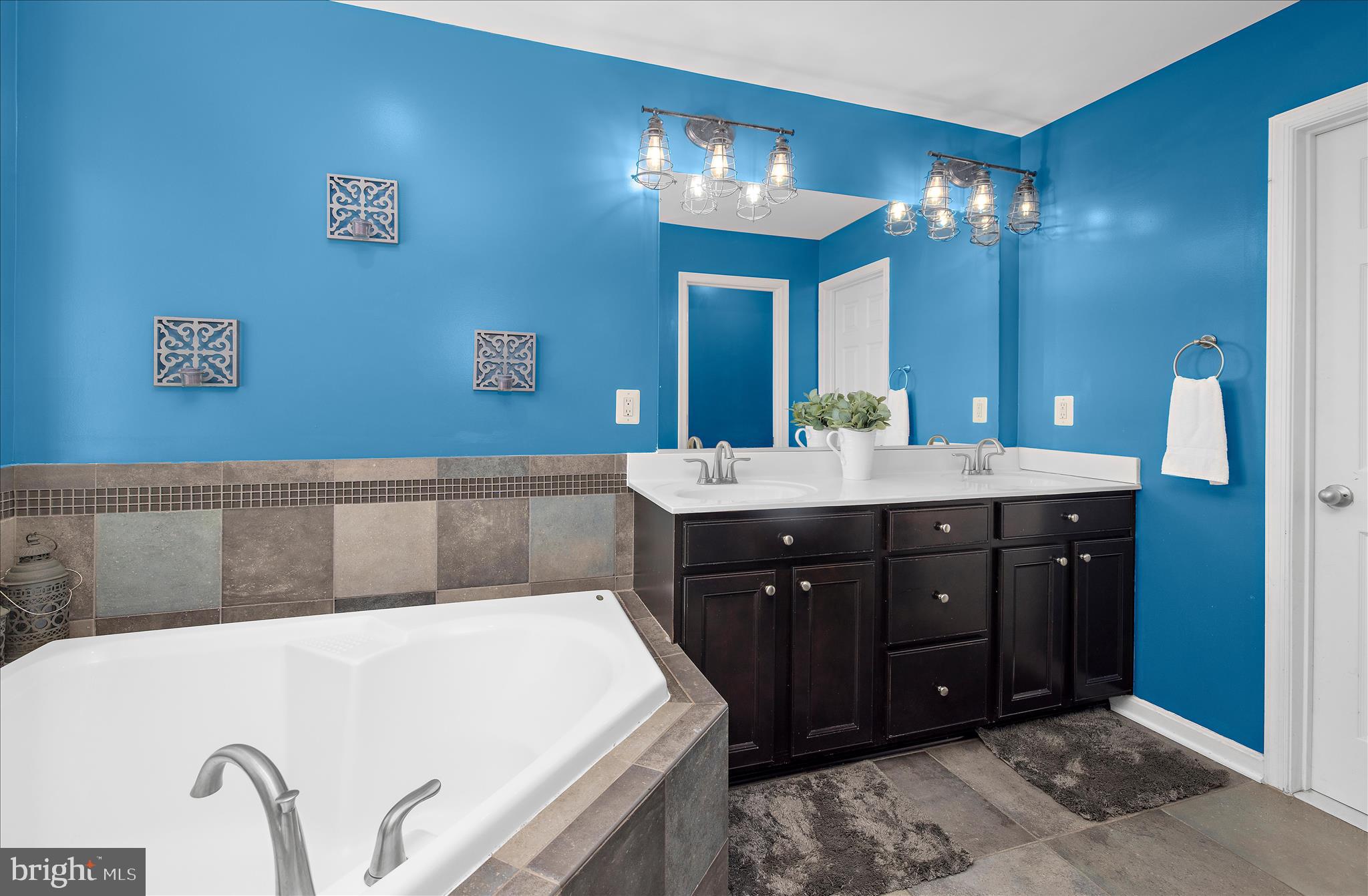 NORTH BROOK - Residential