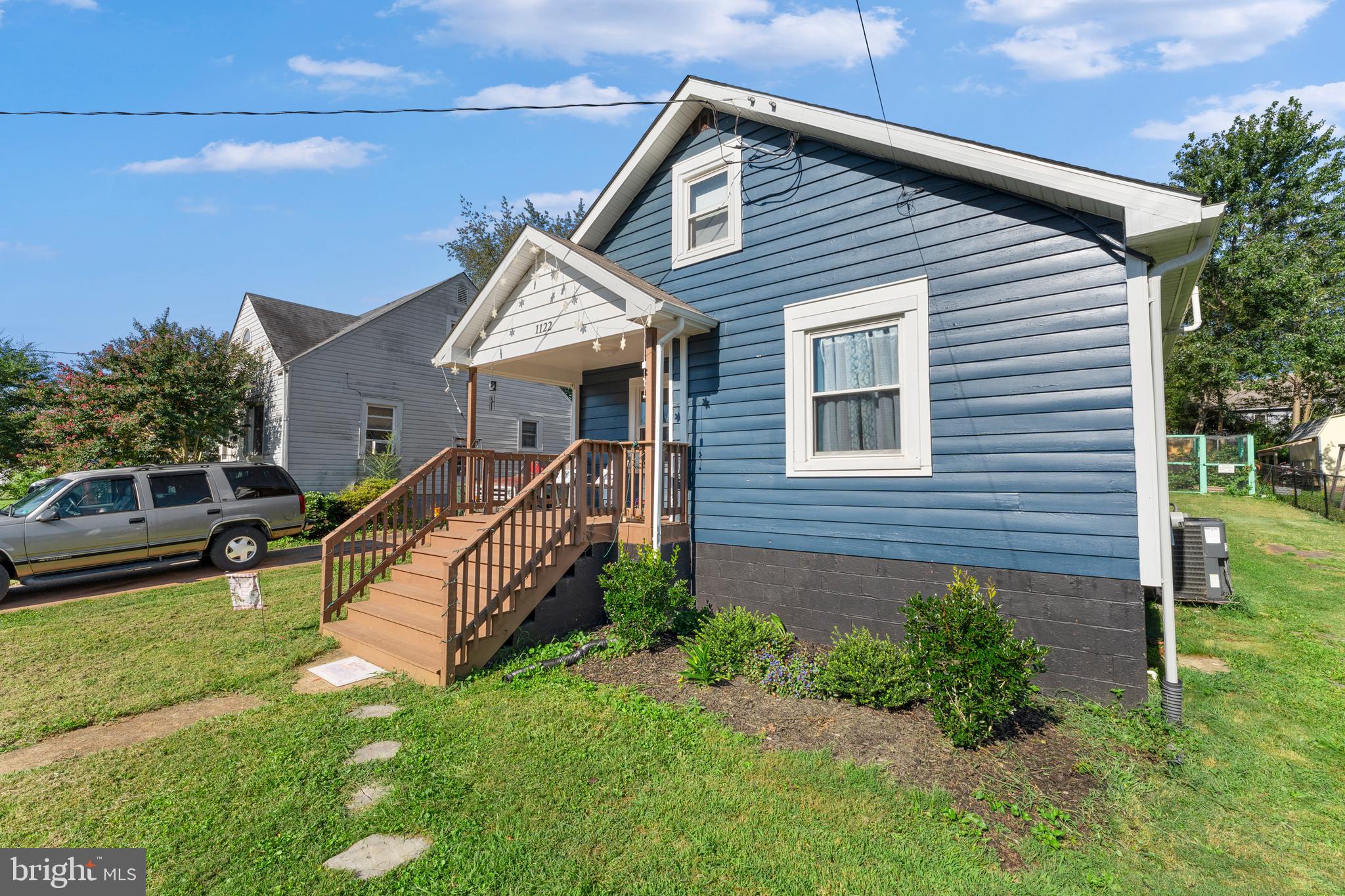 1122 JACKSON STREET