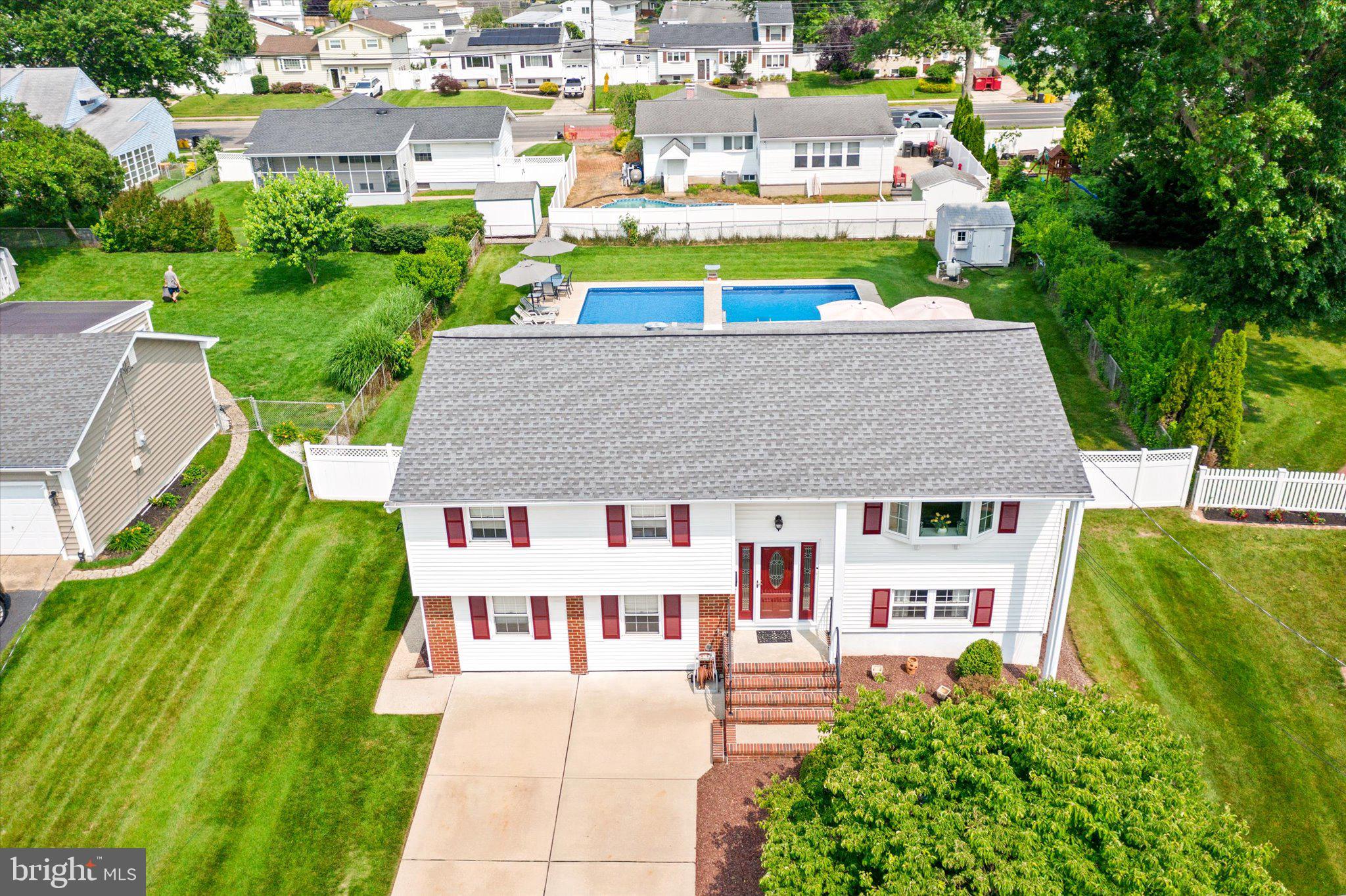 5 MISTY PINE LANE