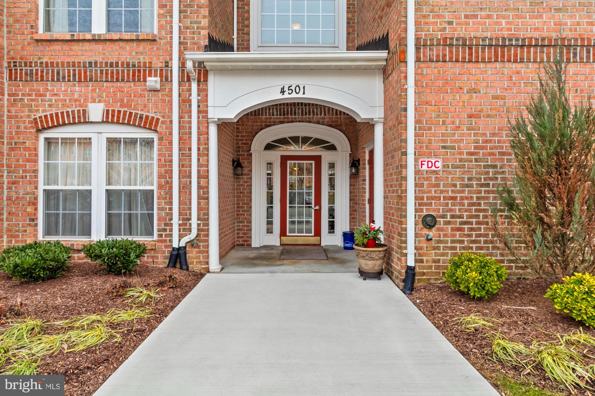 WINDSOR AT PERRY HALL FARMS - Residential