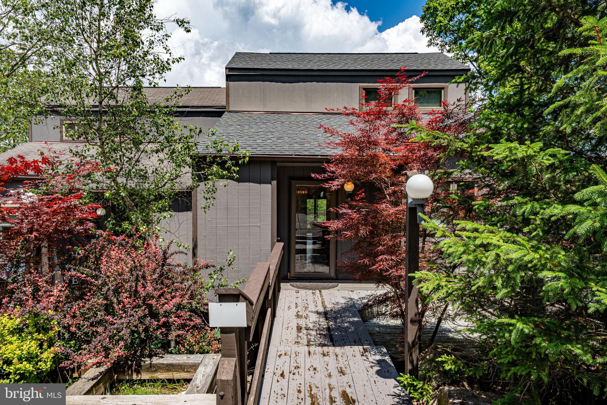 303 CROSS COUNTRY LANE