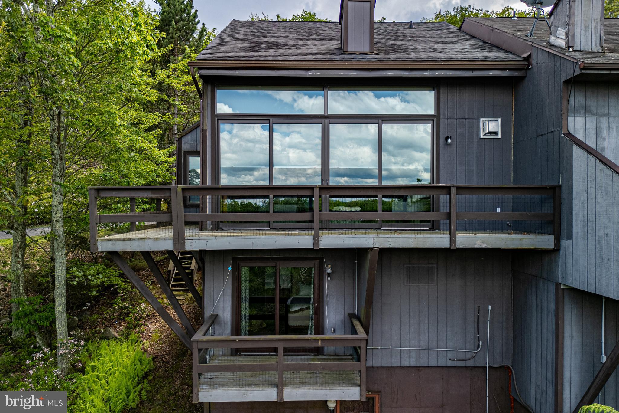 303 CROSS COUNTRY LANE