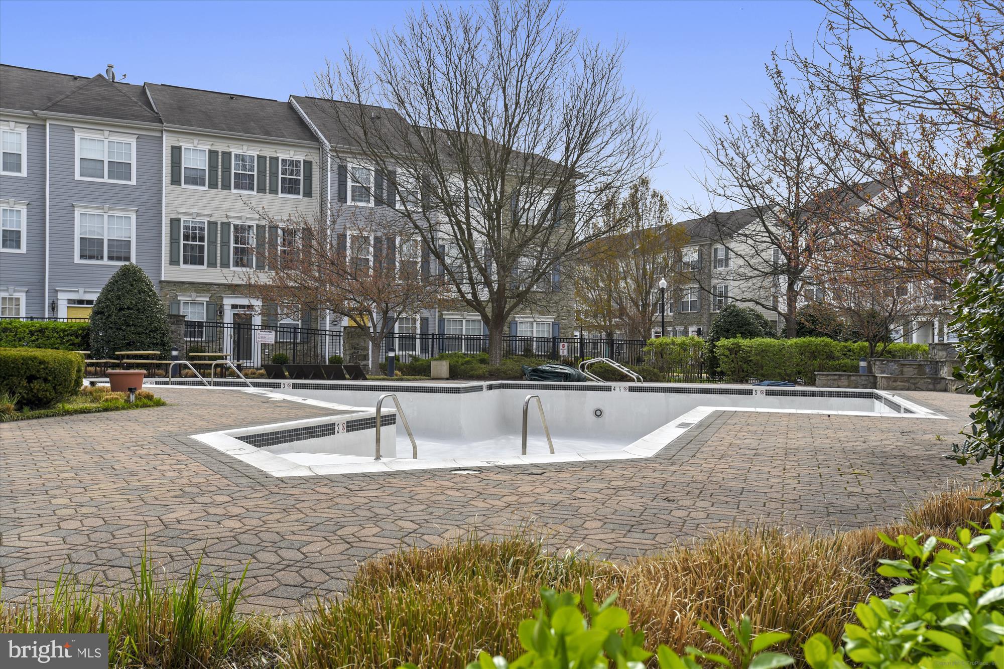 PARKSIDE AT ASHBURN - Residential