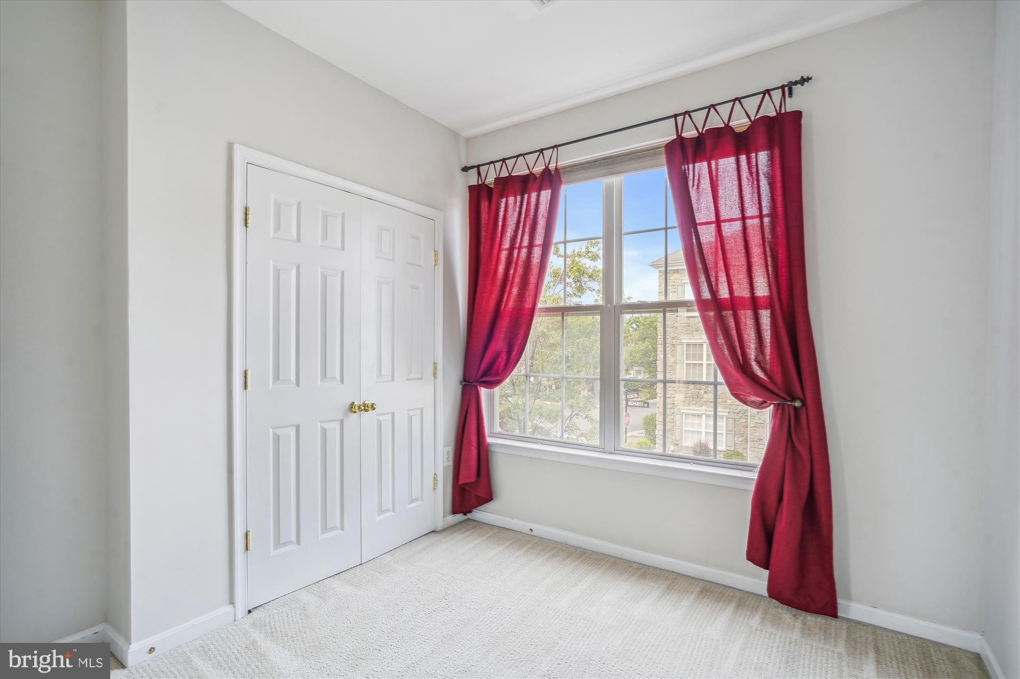 PARKSIDE AT ASHBURN - Residential