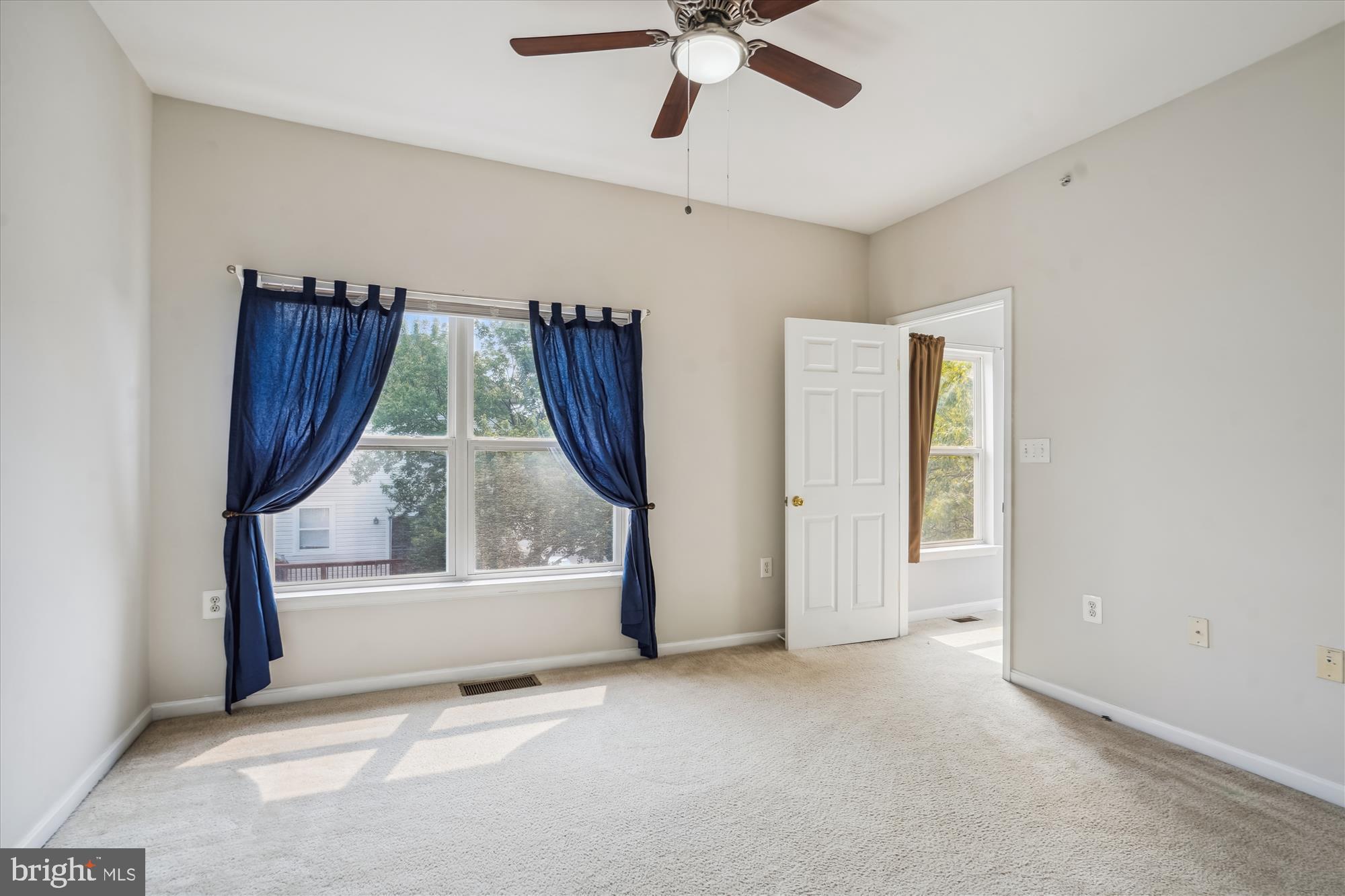 PARKSIDE AT ASHBURN - Residential