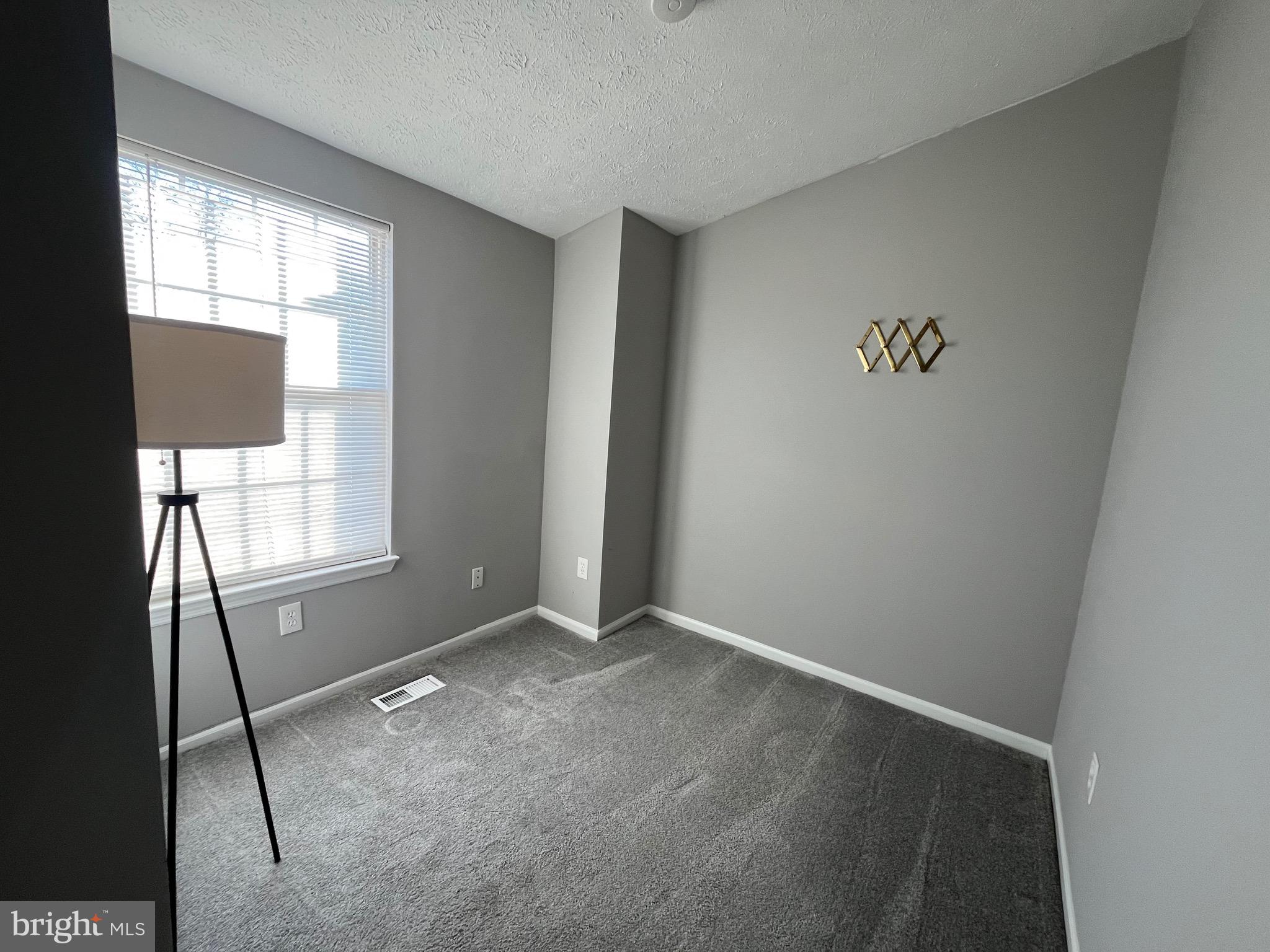 CONSTANT FRIENDSHIP - Residential