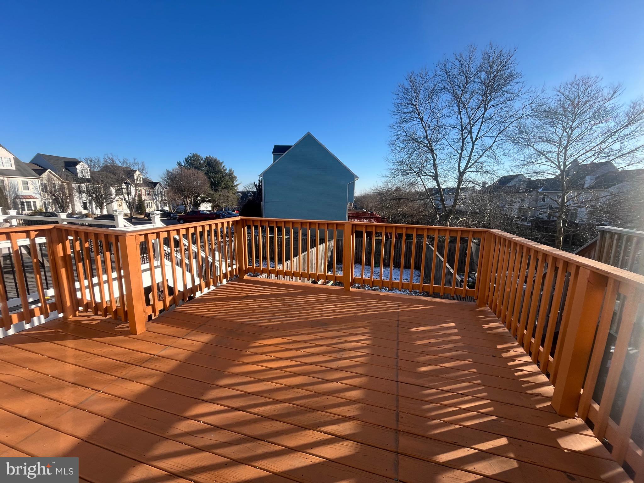 CONSTANT FRIENDSHIP - Residential