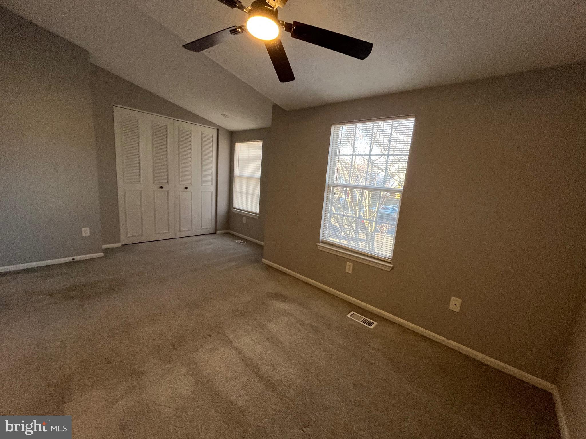 CONSTANT FRIENDSHIP - Residential