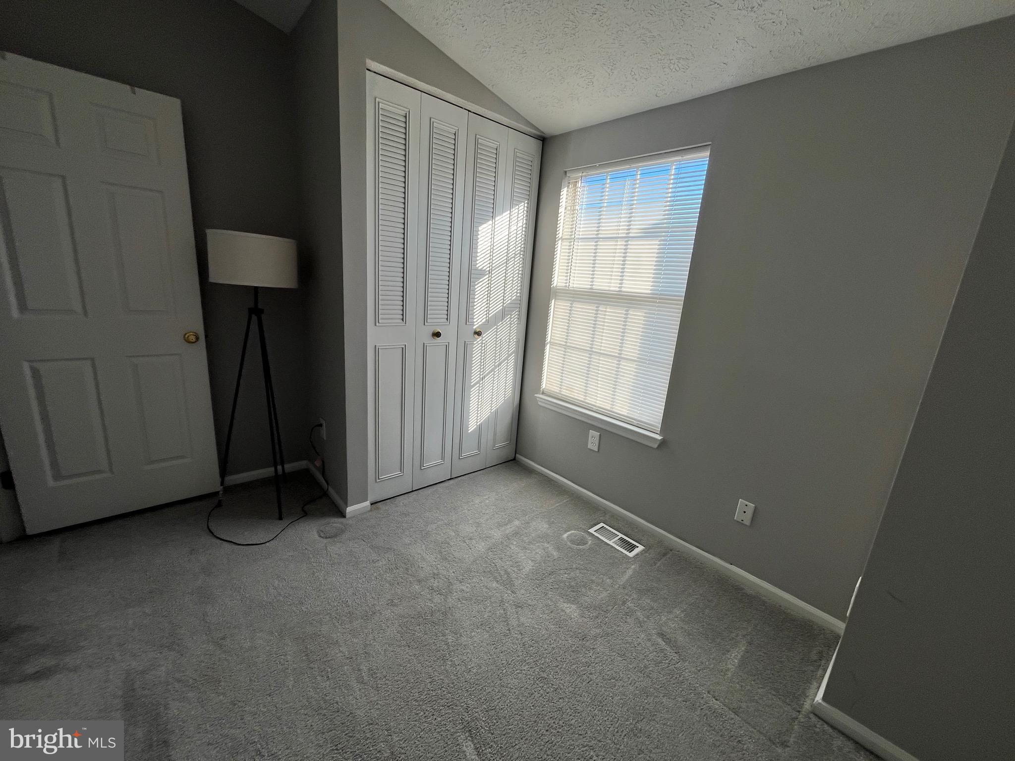 CONSTANT FRIENDSHIP - Residential