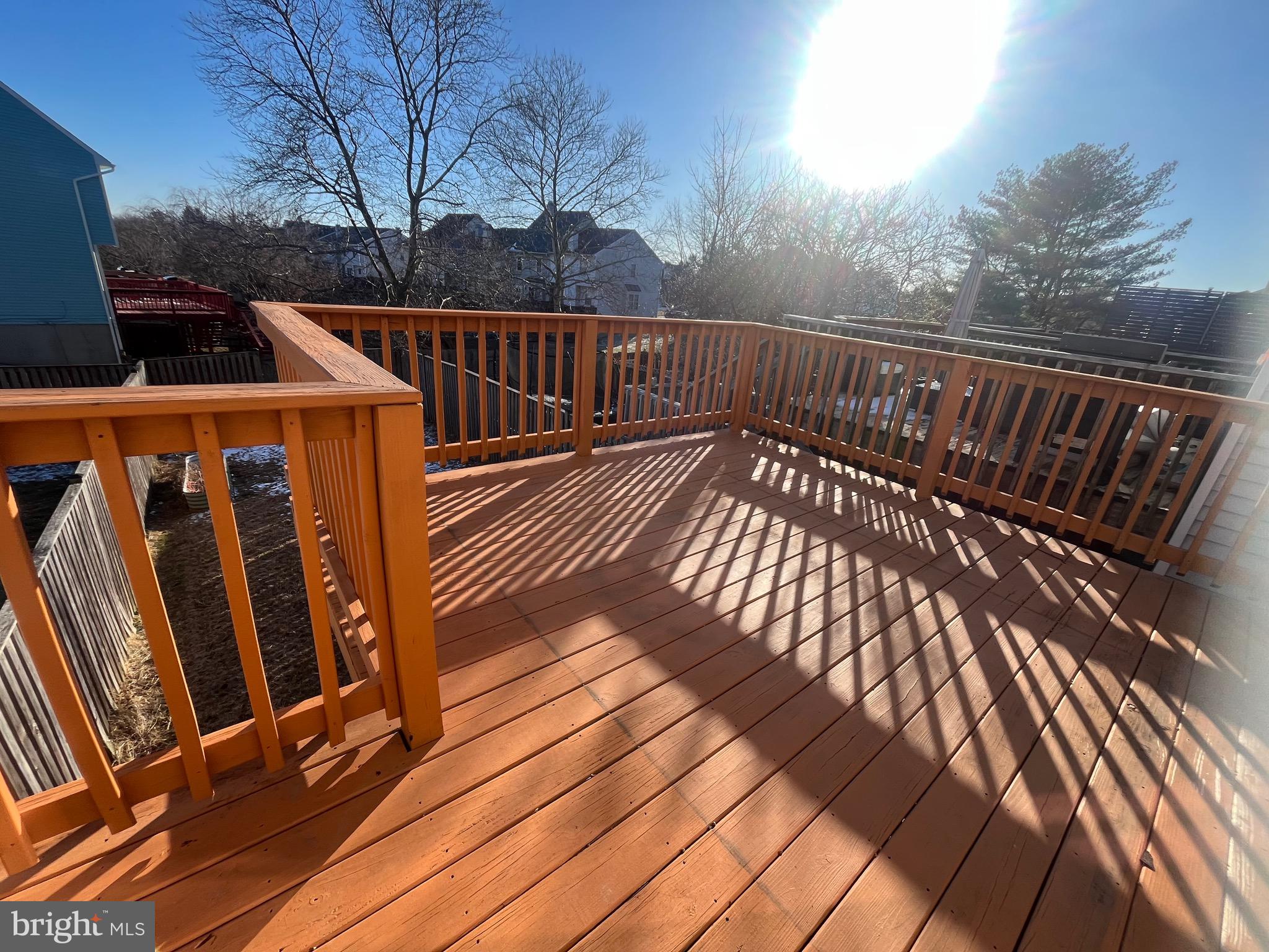 CONSTANT FRIENDSHIP - Residential