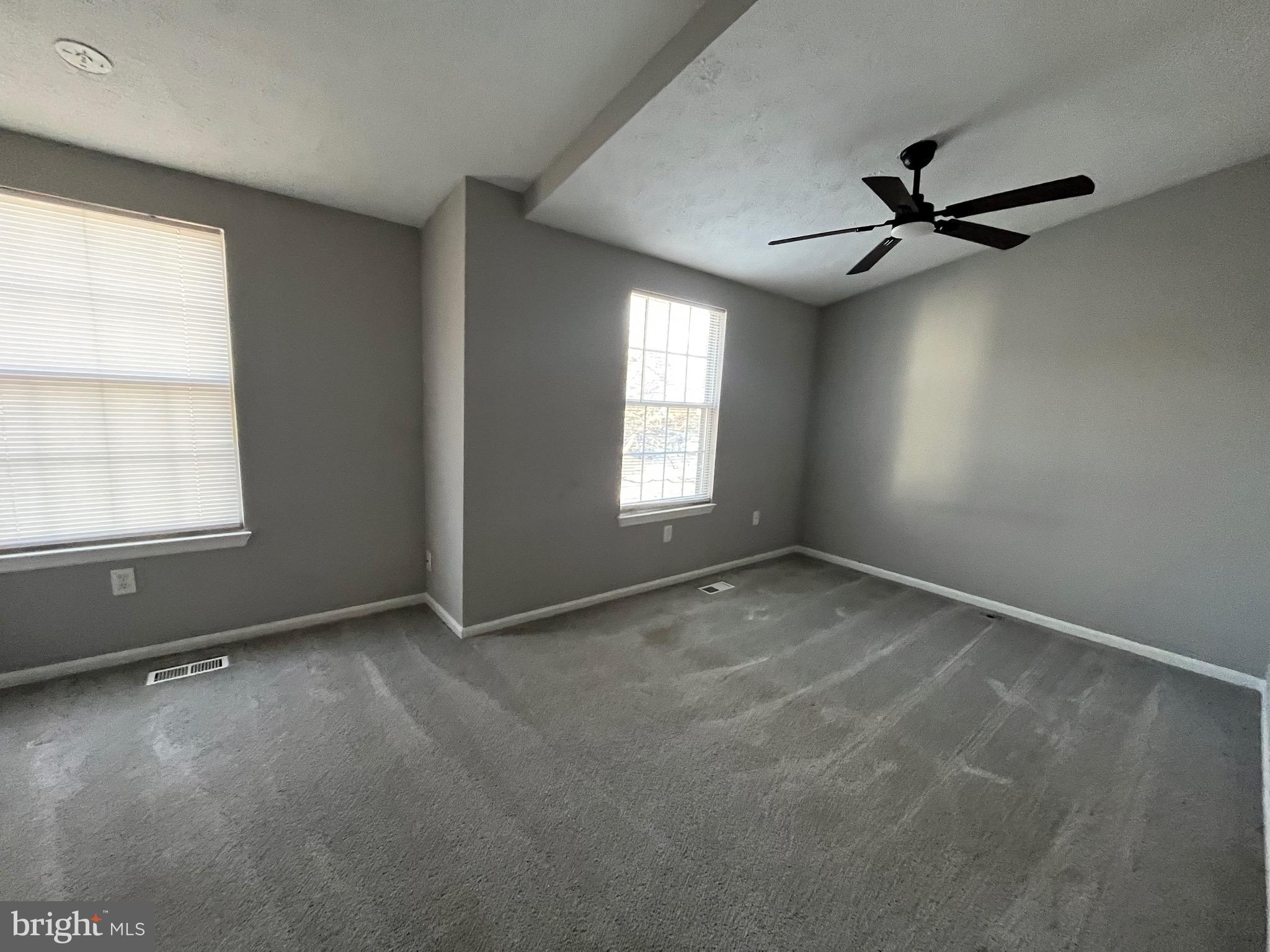 CONSTANT FRIENDSHIP - Residential