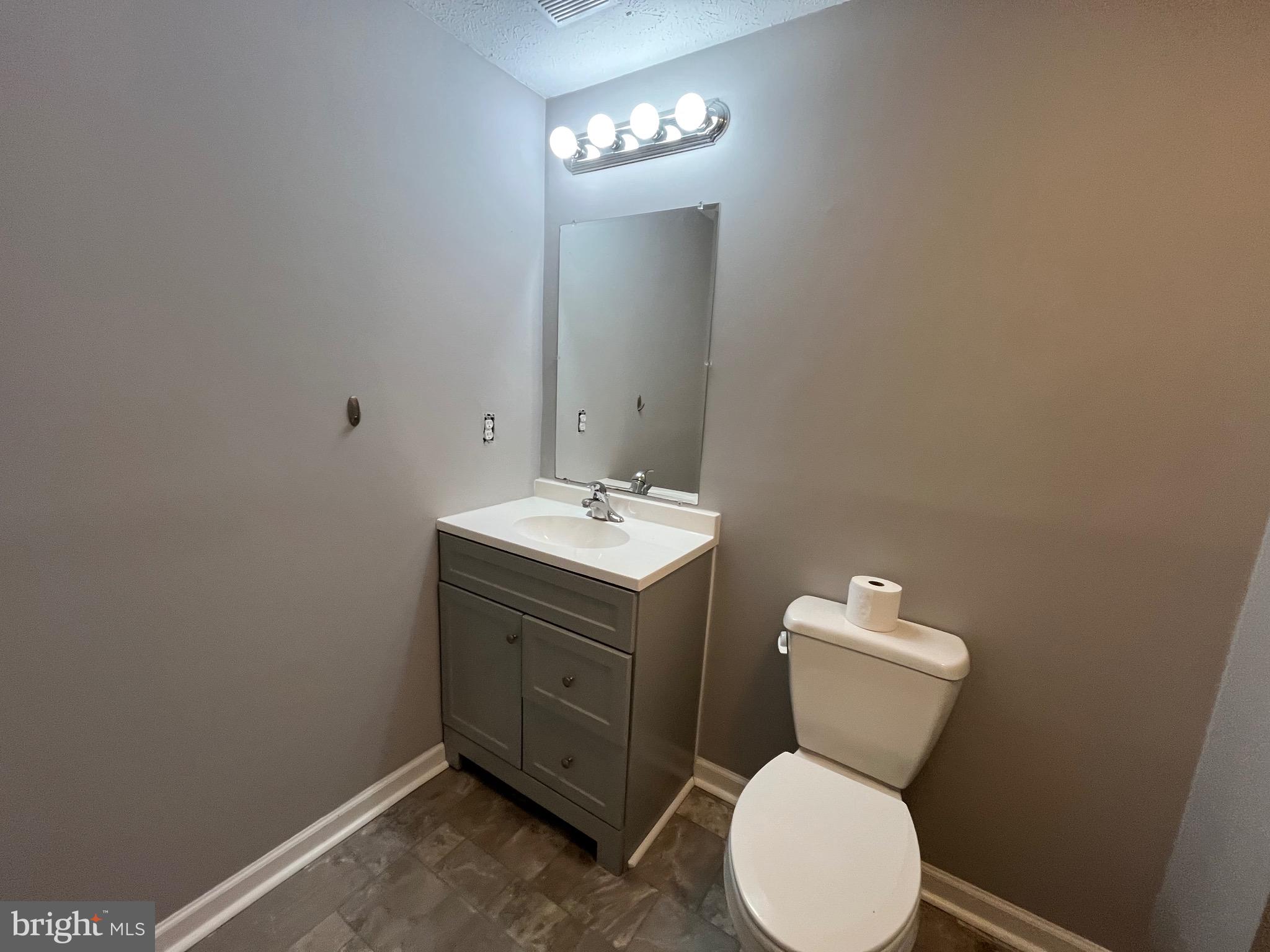 CONSTANT FRIENDSHIP - Residential