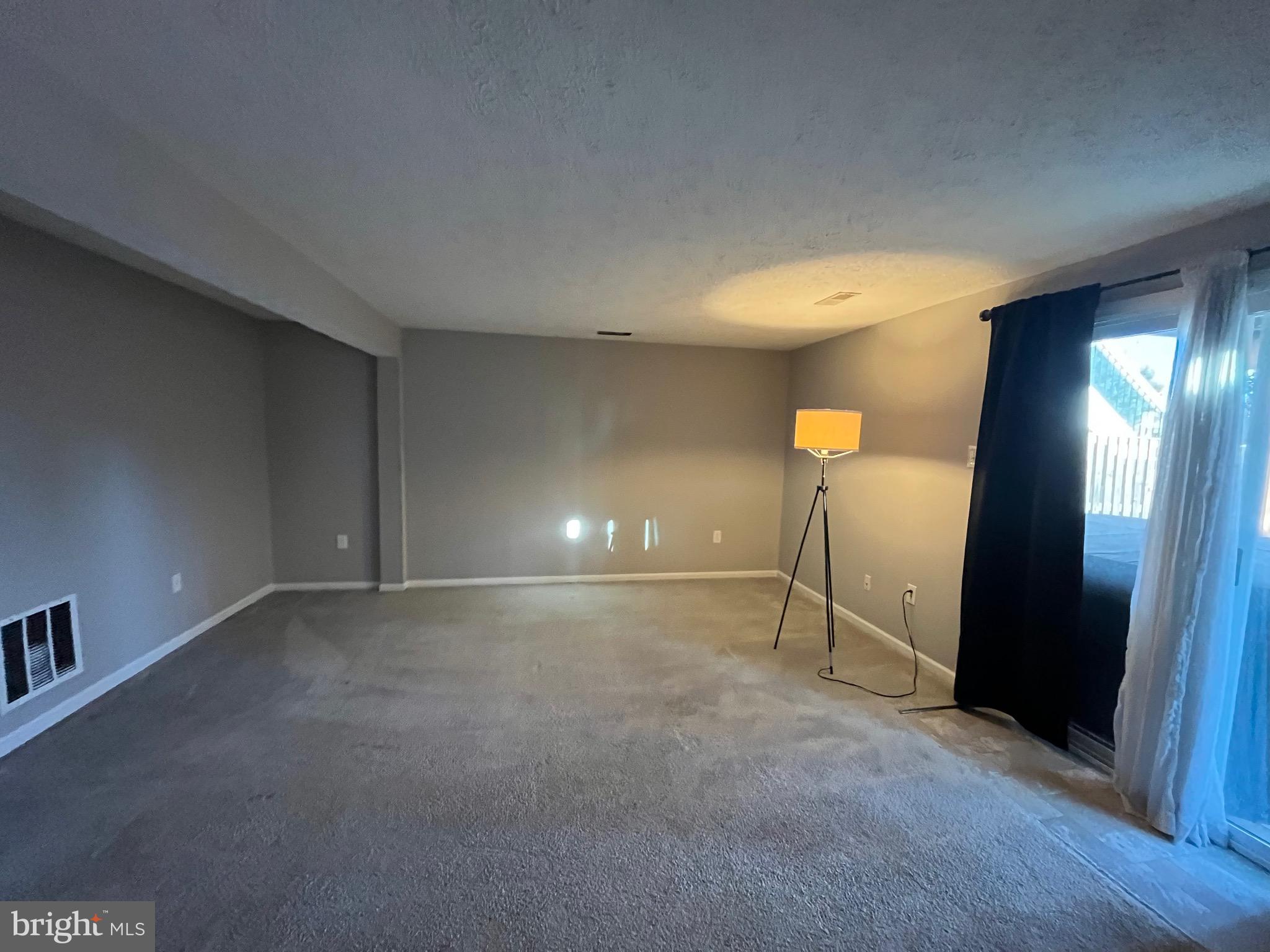 CONSTANT FRIENDSHIP - Residential