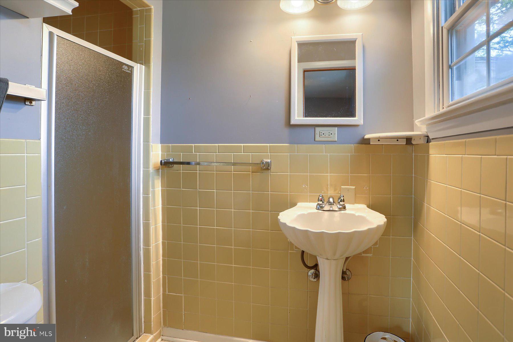 TWIN OAKS - Residential