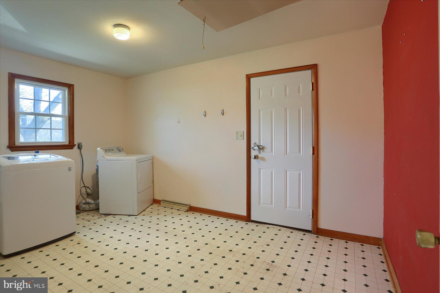 TWIN OAKS - Residential