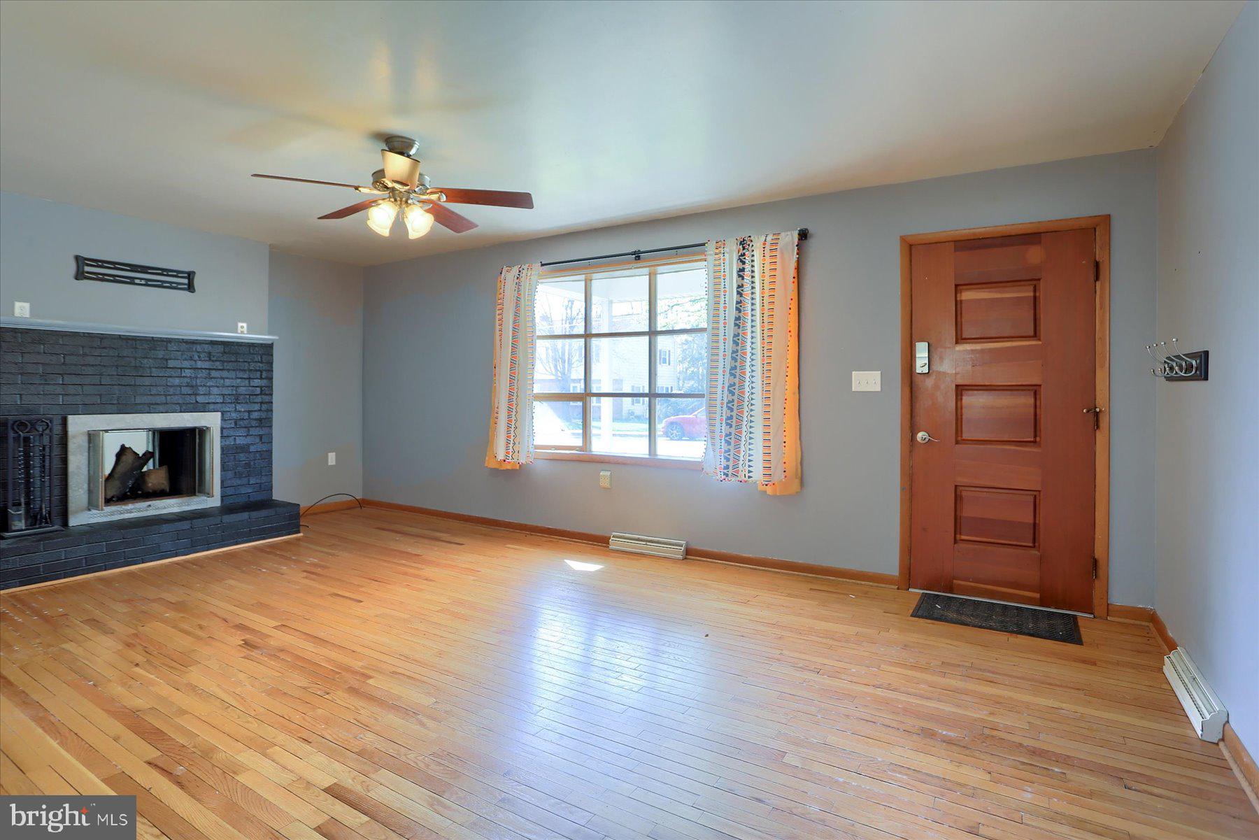 TWIN OAKS - Residential