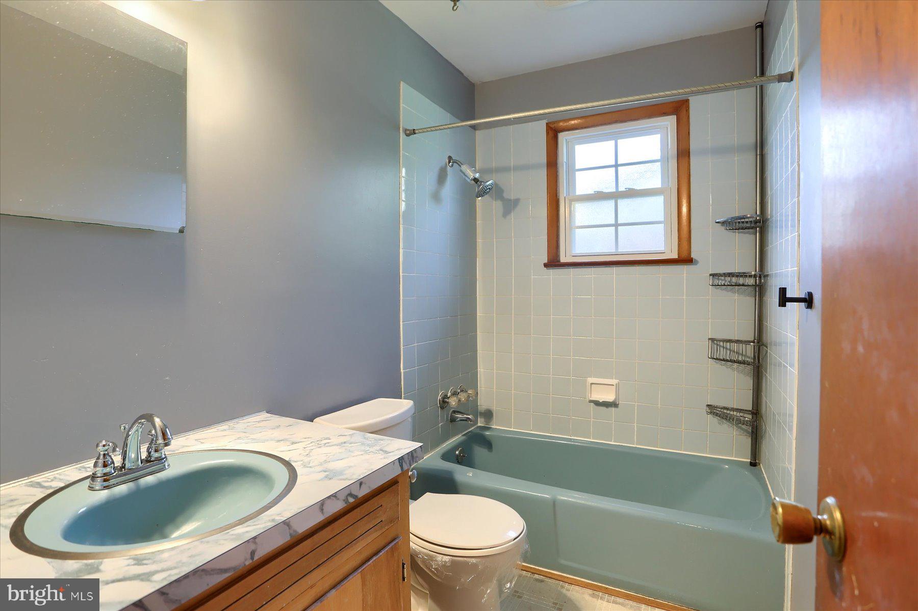 TWIN OAKS - Residential