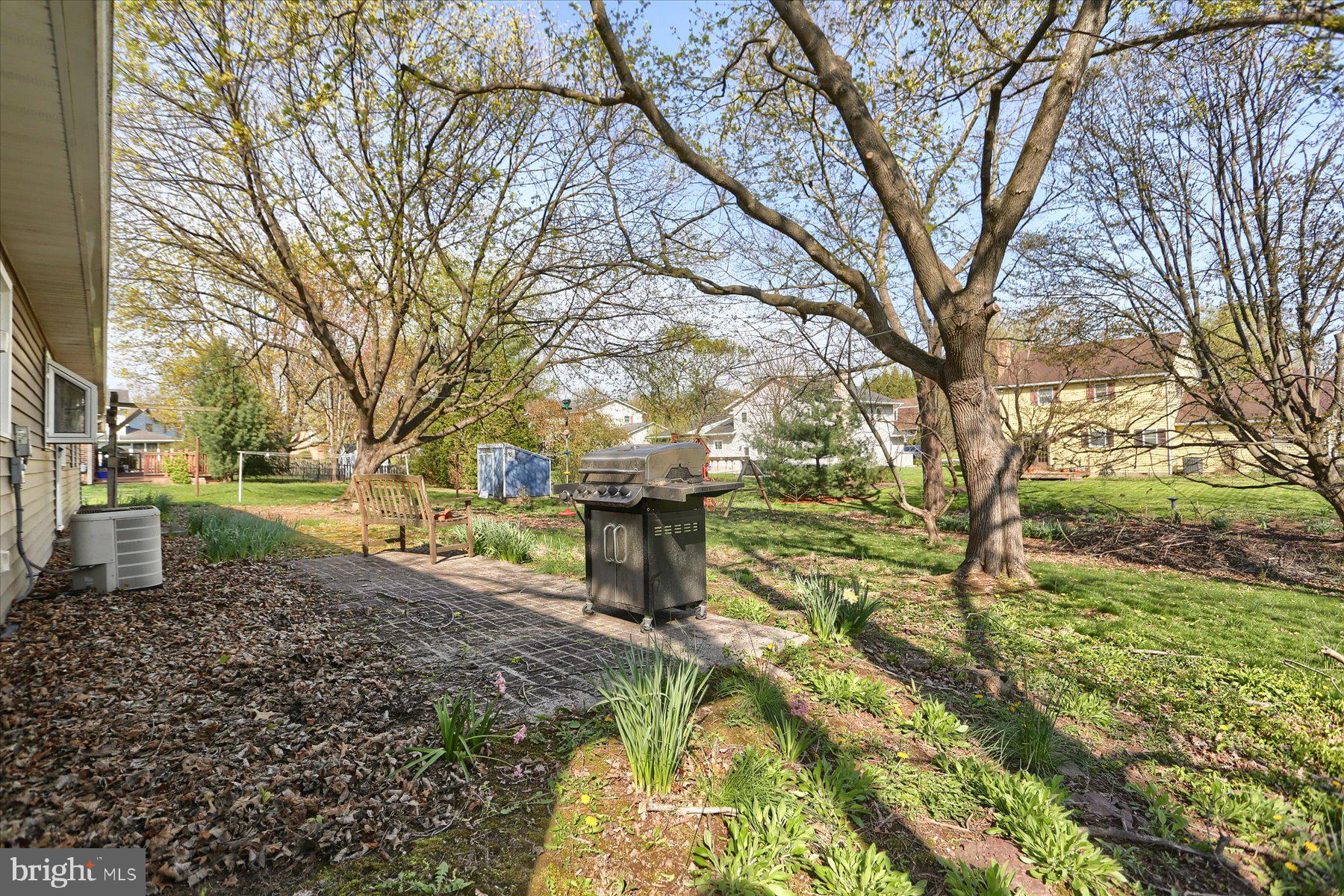 TWIN OAKS - Residential