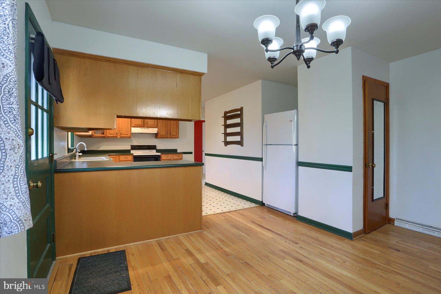 TWIN OAKS - Residential