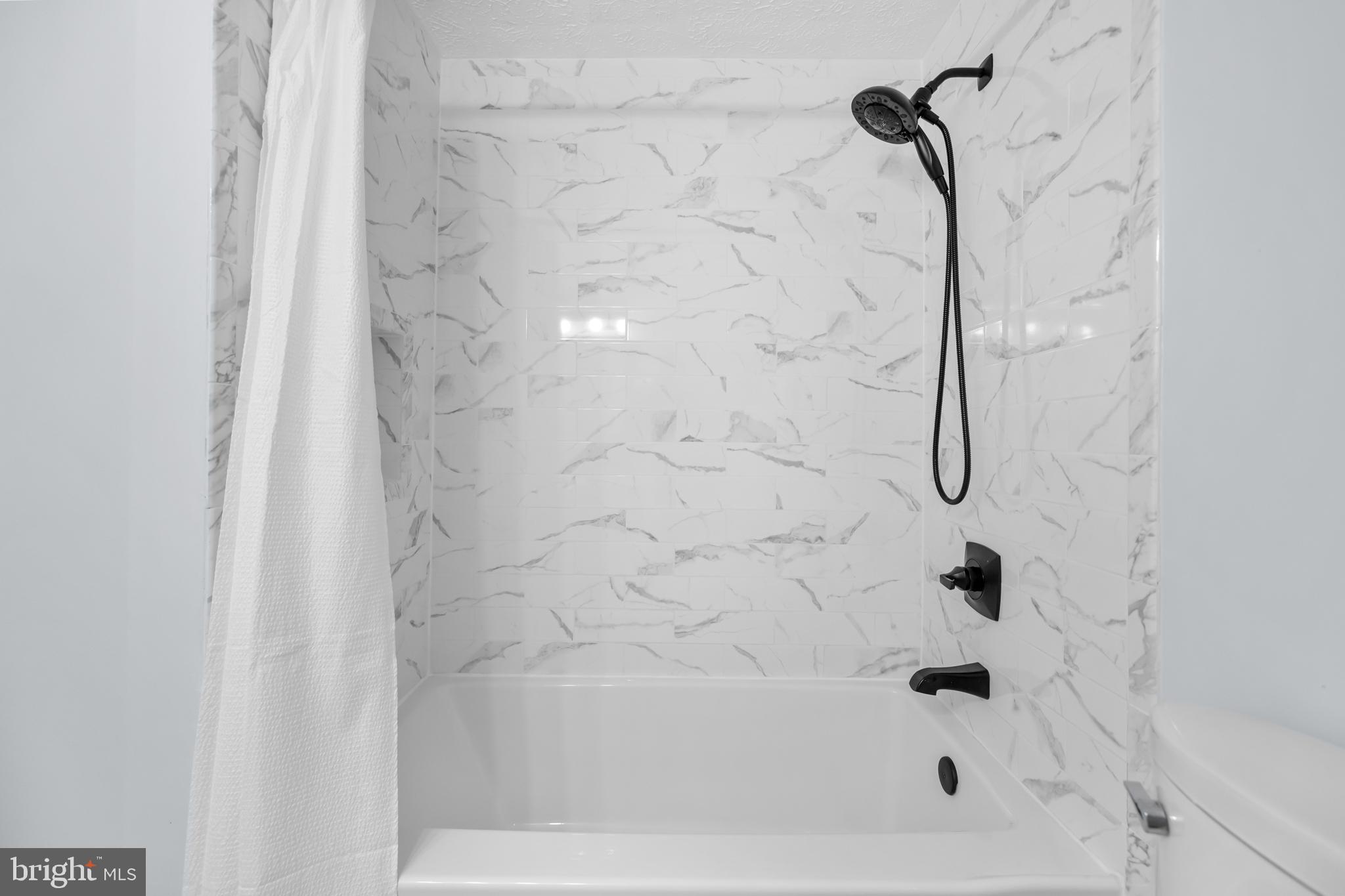 SENECA CHASE - Residential