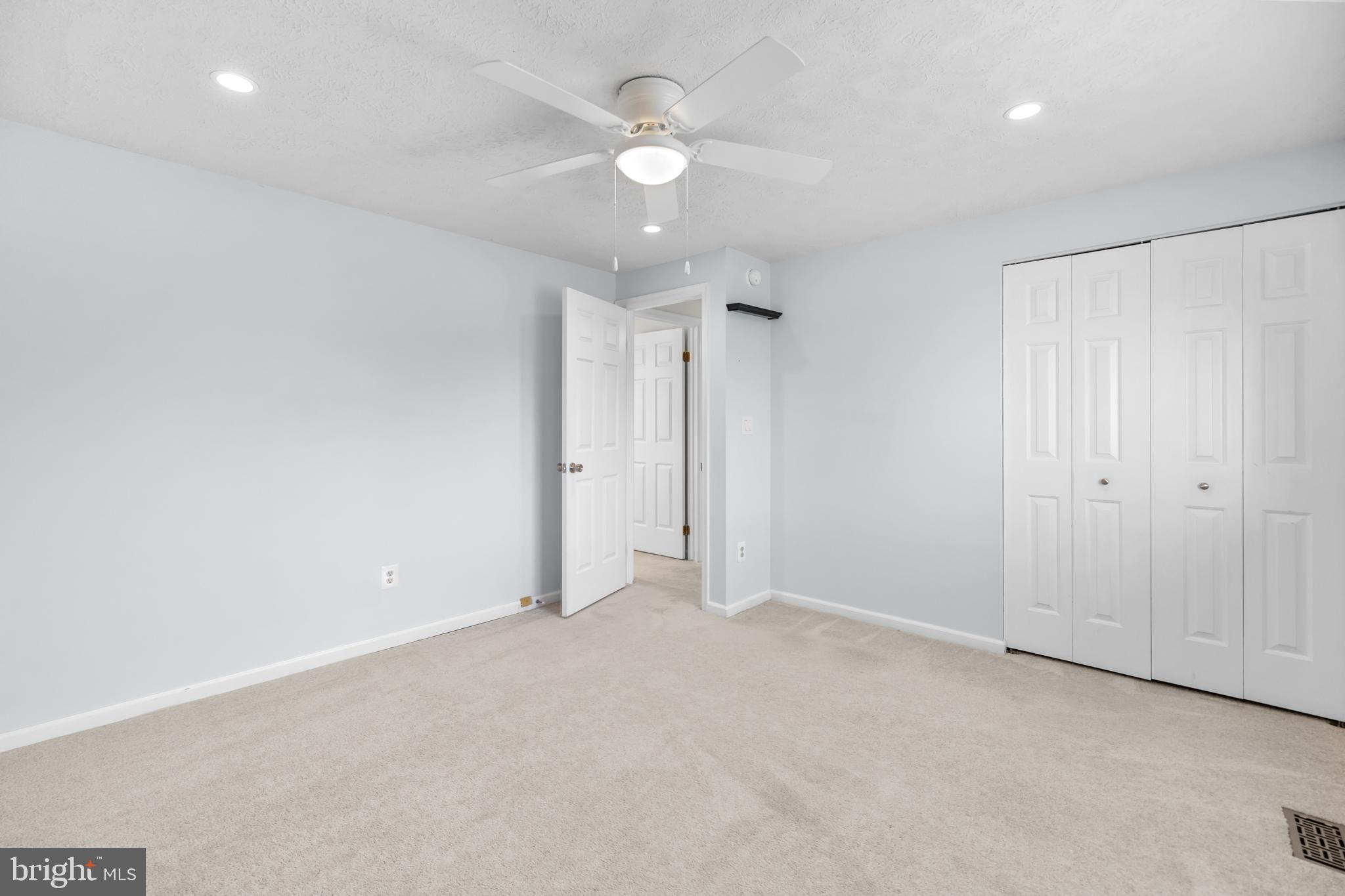 SENECA CHASE - Residential