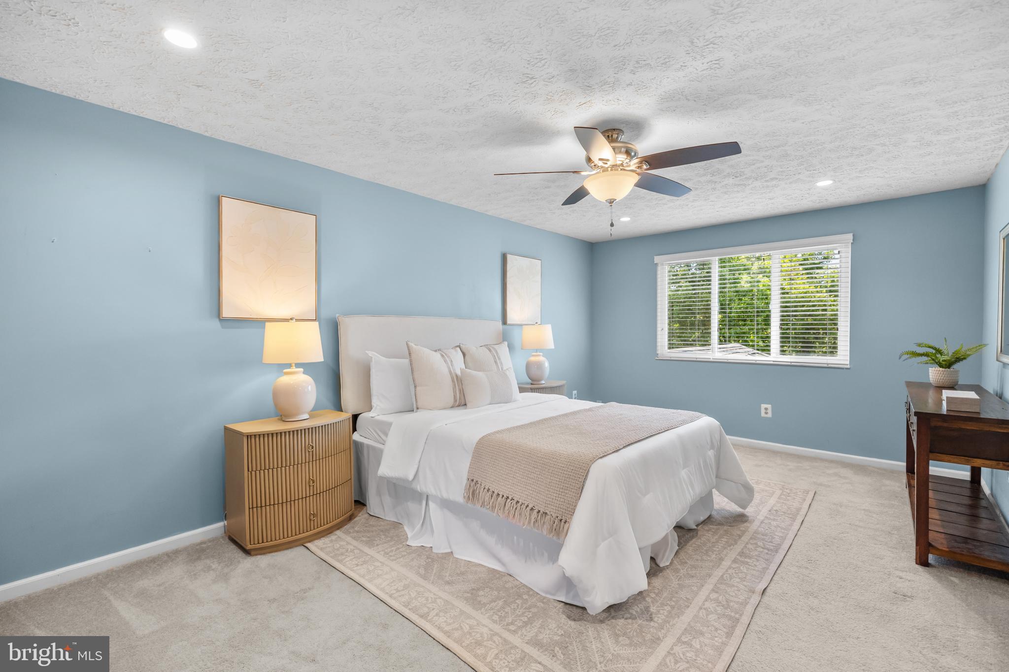 SENECA CHASE - Residential