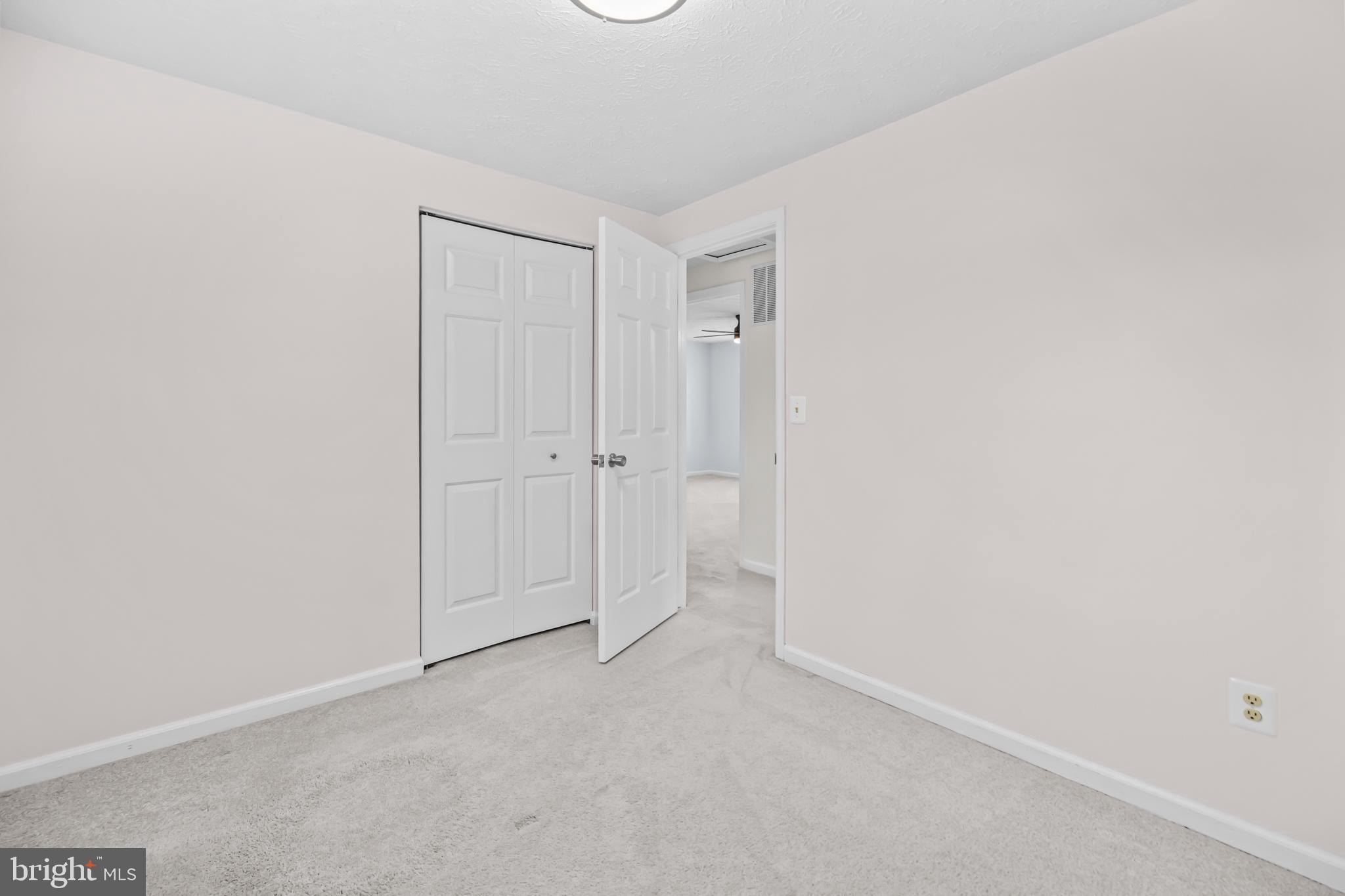 SENECA CHASE - Residential