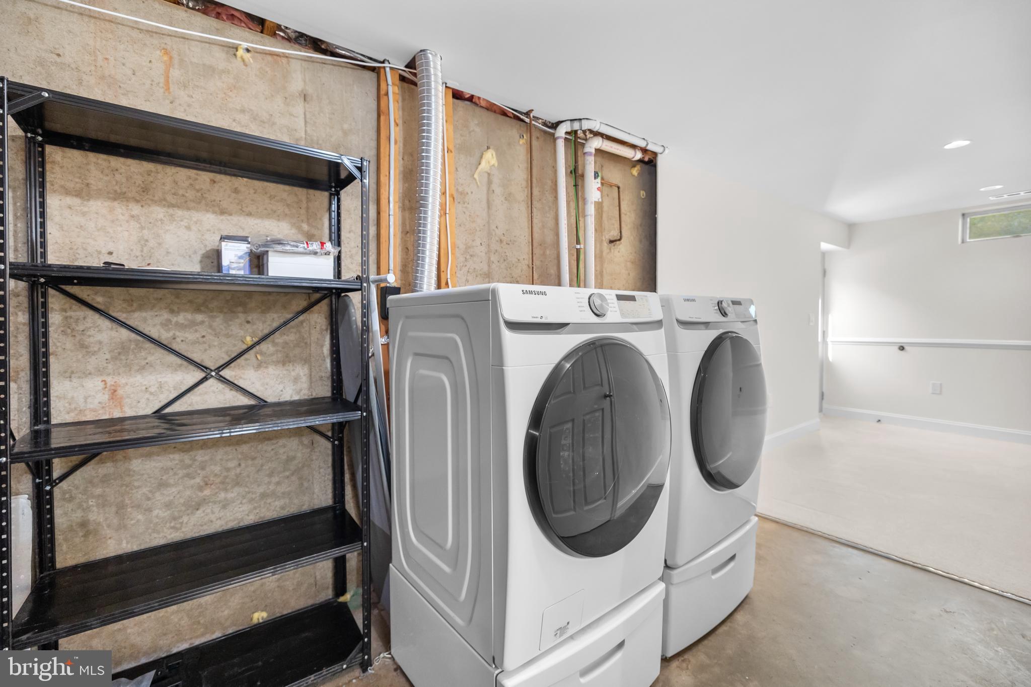 SENECA CHASE - Residential