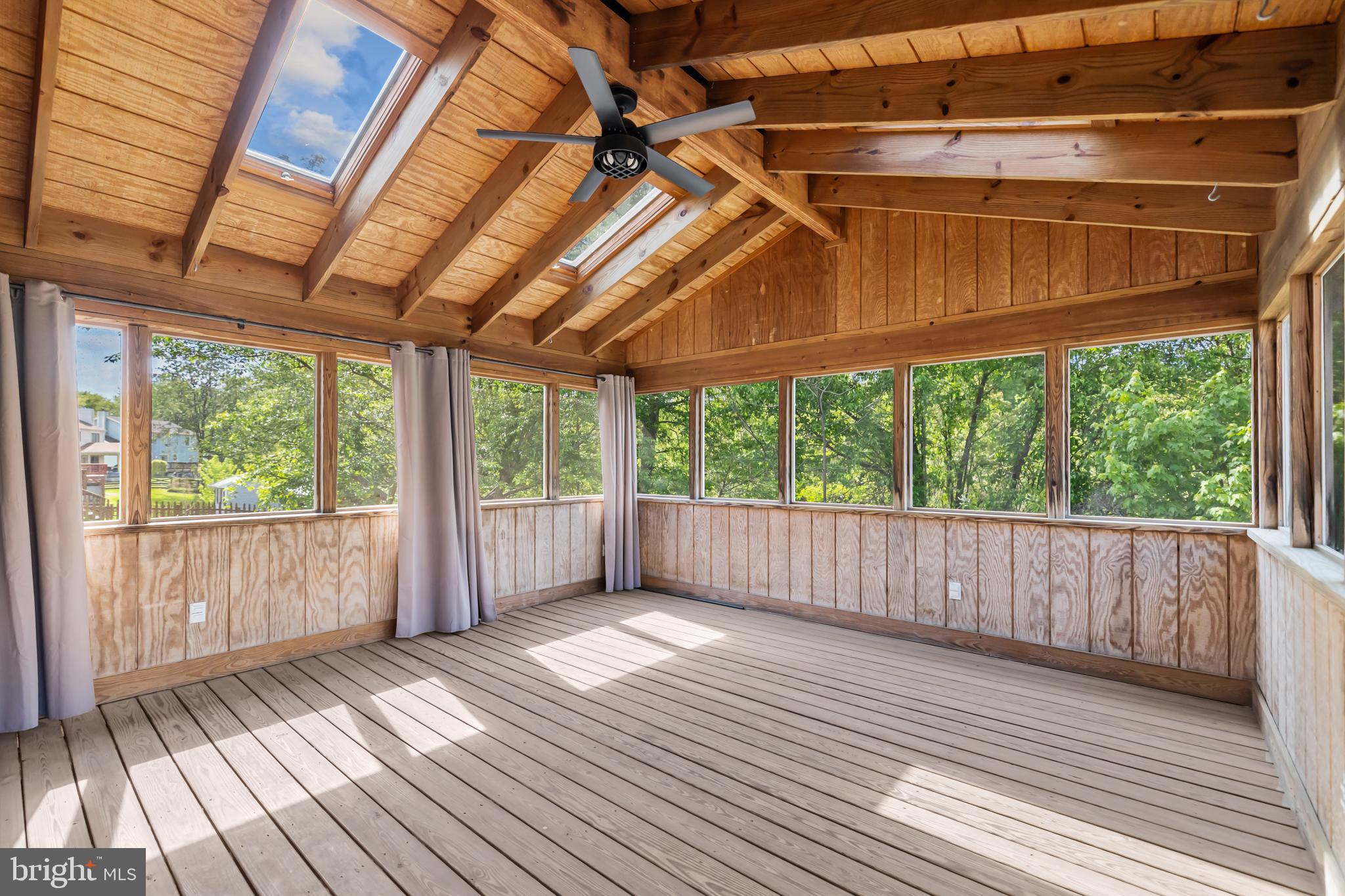 SENECA CHASE - Residential