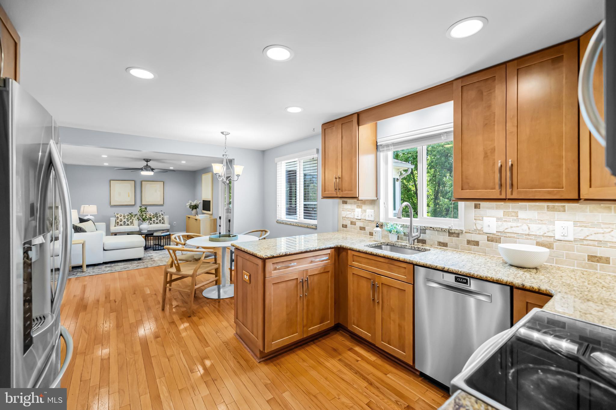 SENECA CHASE - Residential