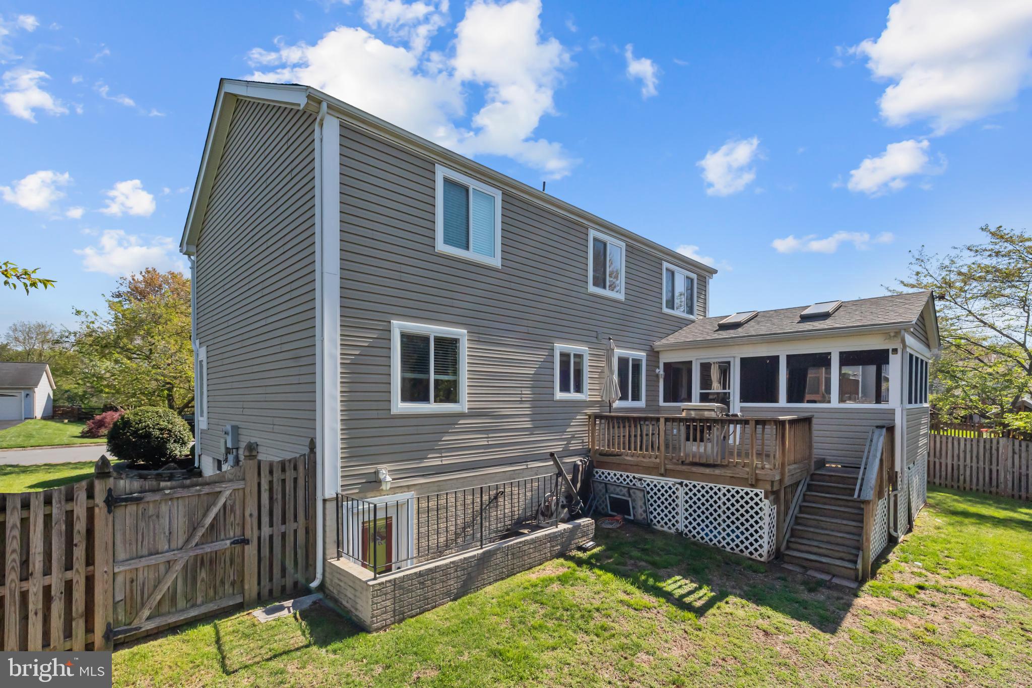 SENECA CHASE - Residential