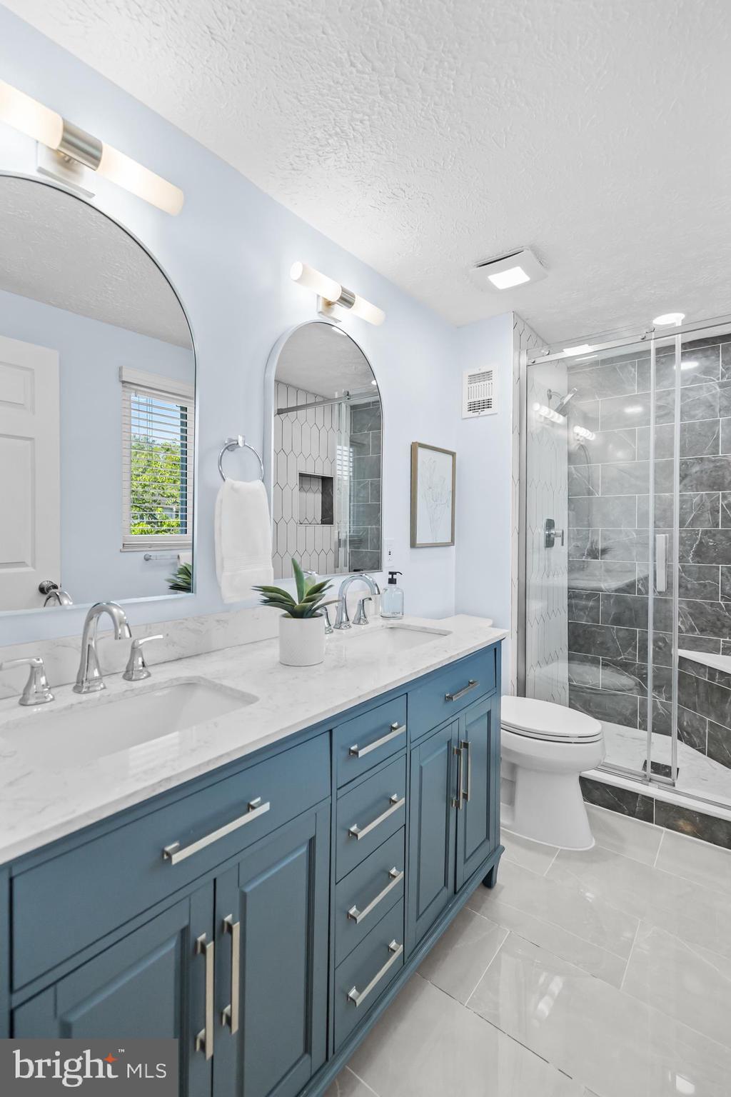 SENECA CHASE - Residential