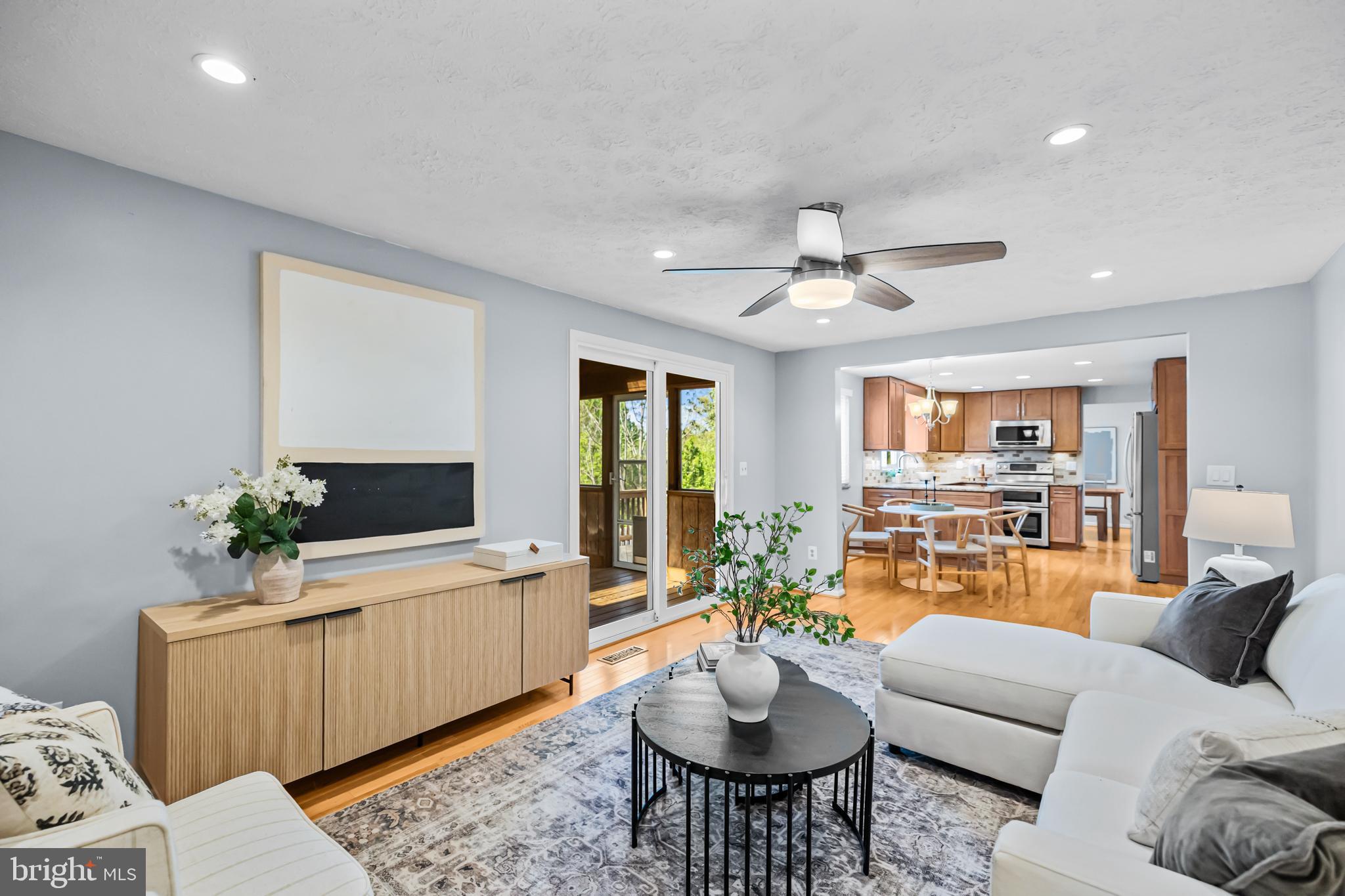 SENECA CHASE - Residential