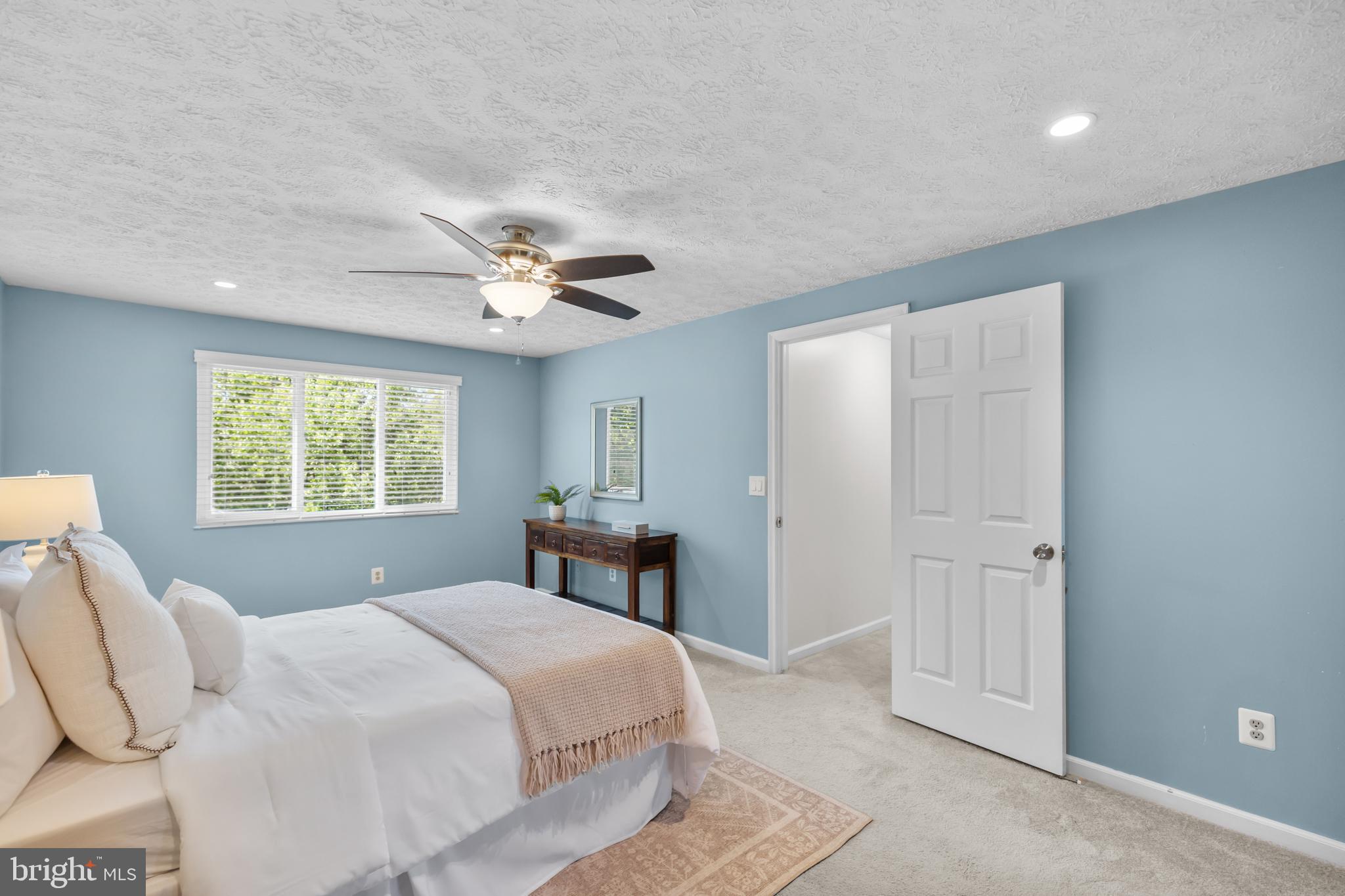 SENECA CHASE - Residential