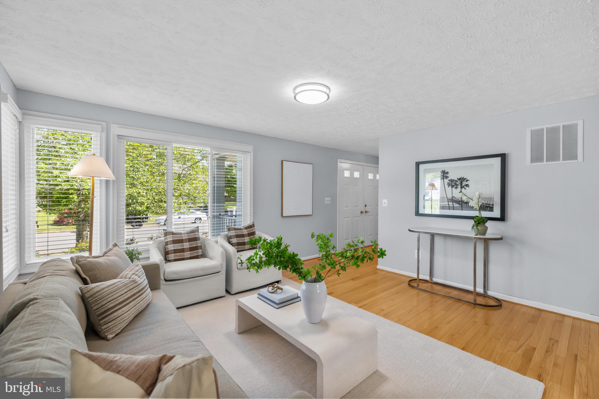 SENECA CHASE - Residential