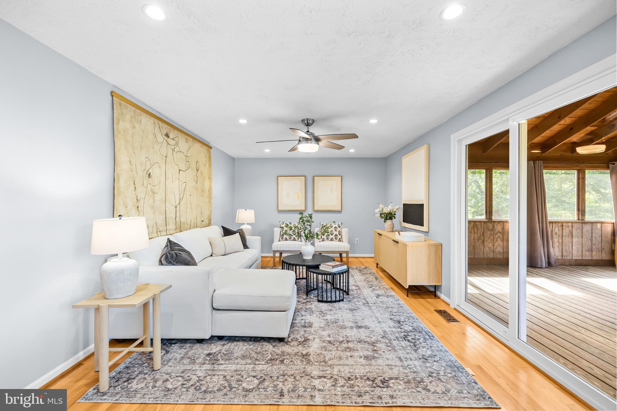 SENECA CHASE - Residential