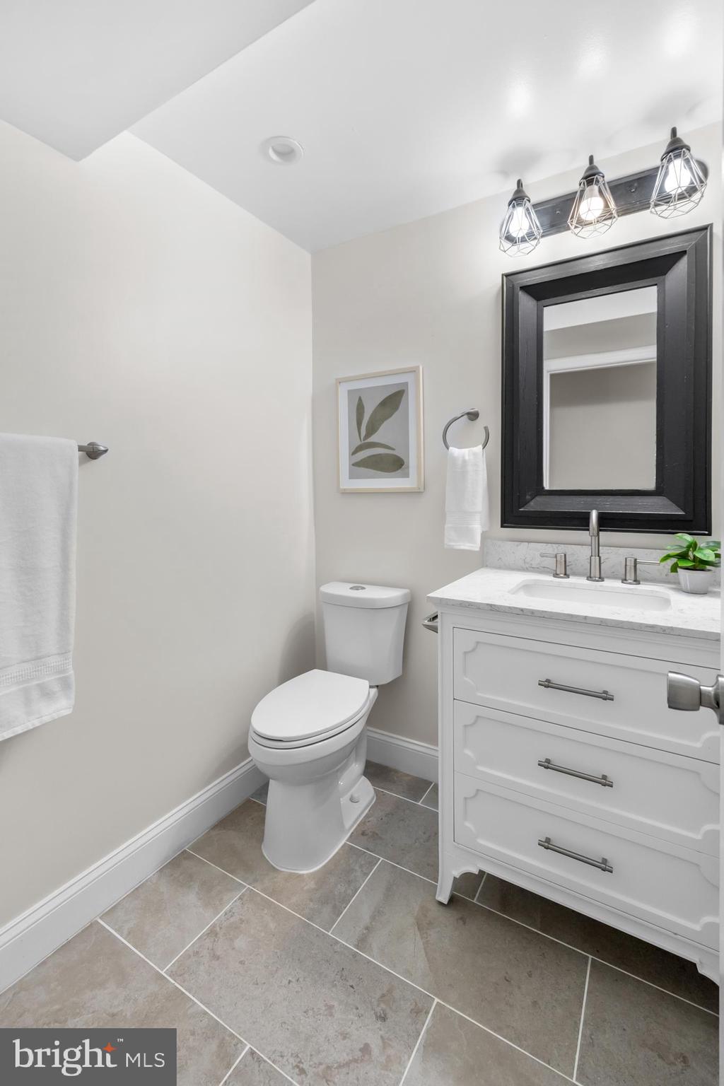 SENECA CHASE - Residential