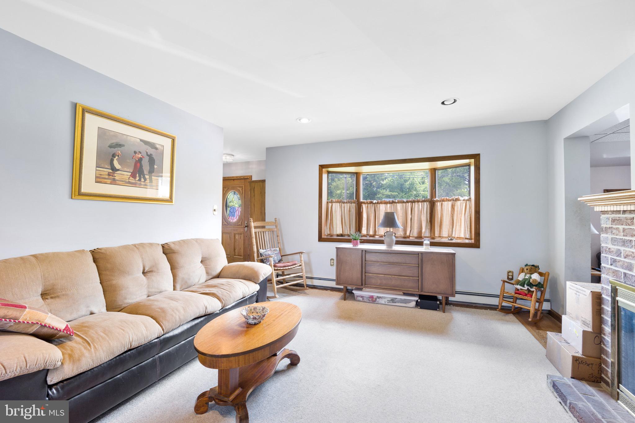 000 - Commercial Sale