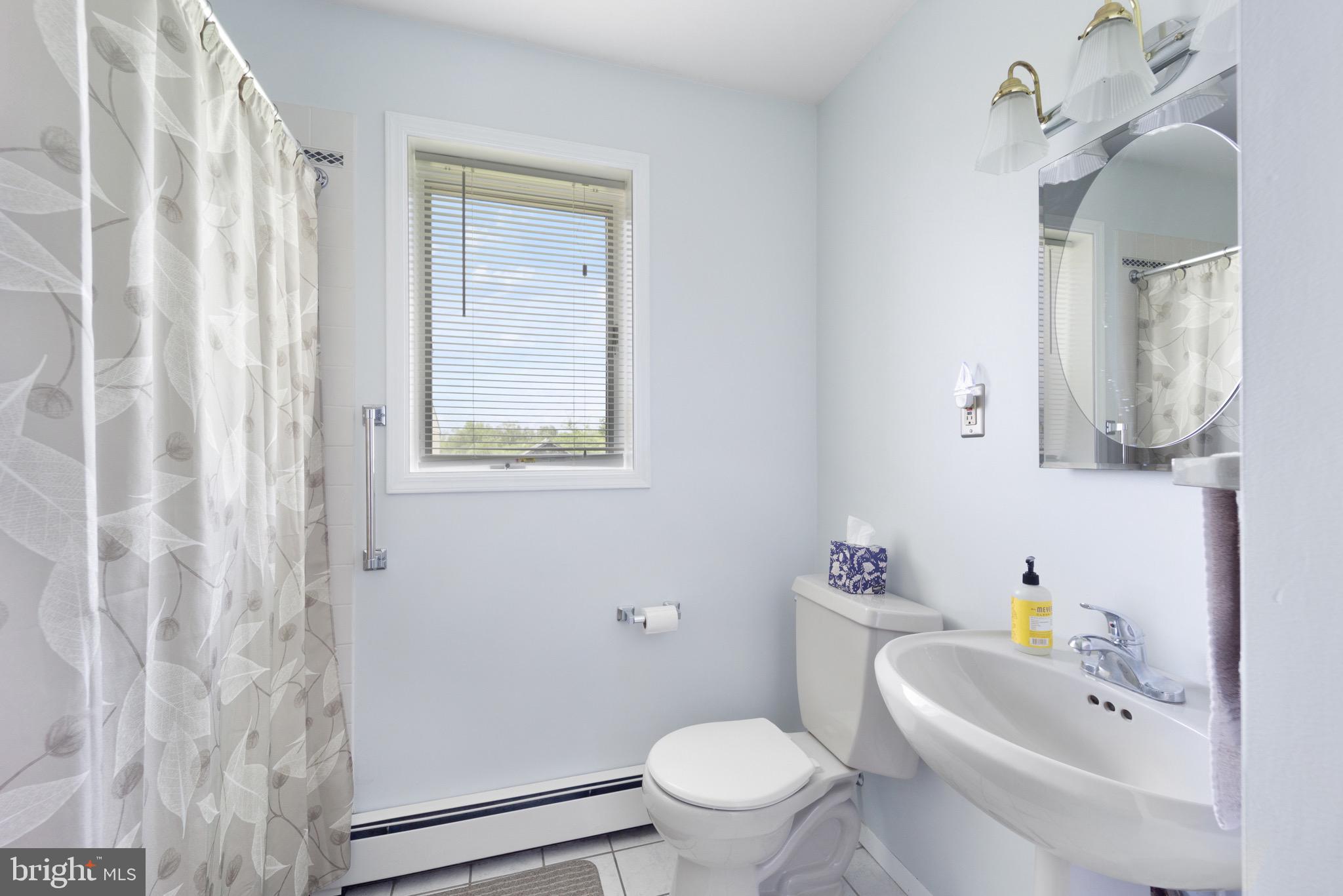 000 - Commercial Sale